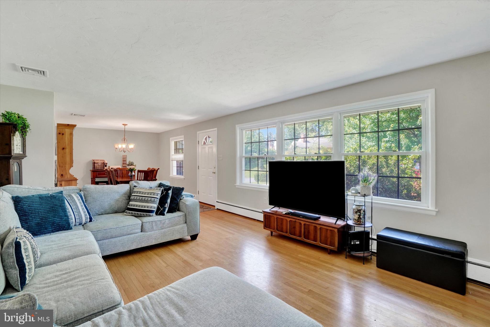 HOLLYWOOD HEIGHTS - Residential
