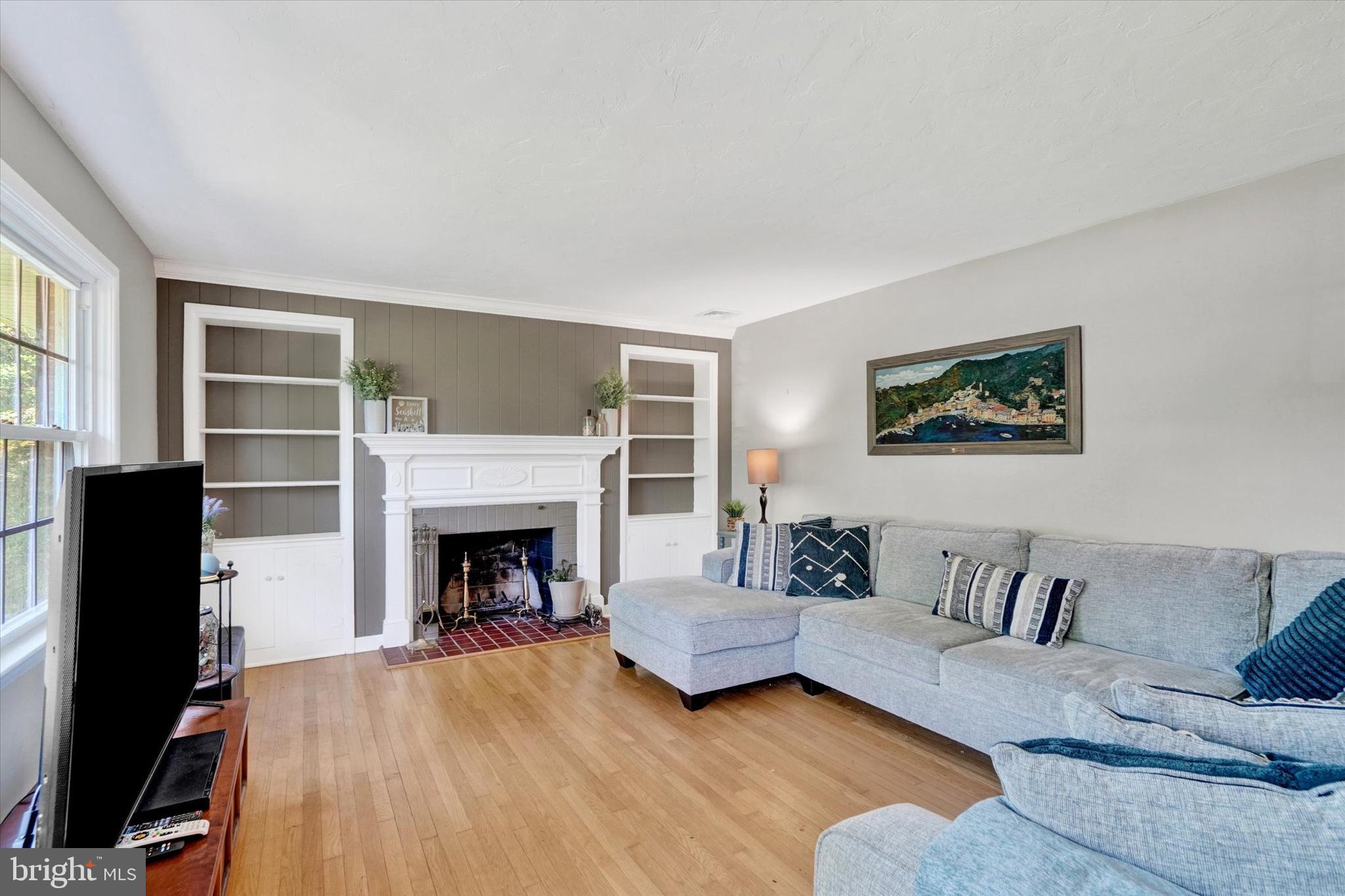 HOLLYWOOD HEIGHTS - Residential