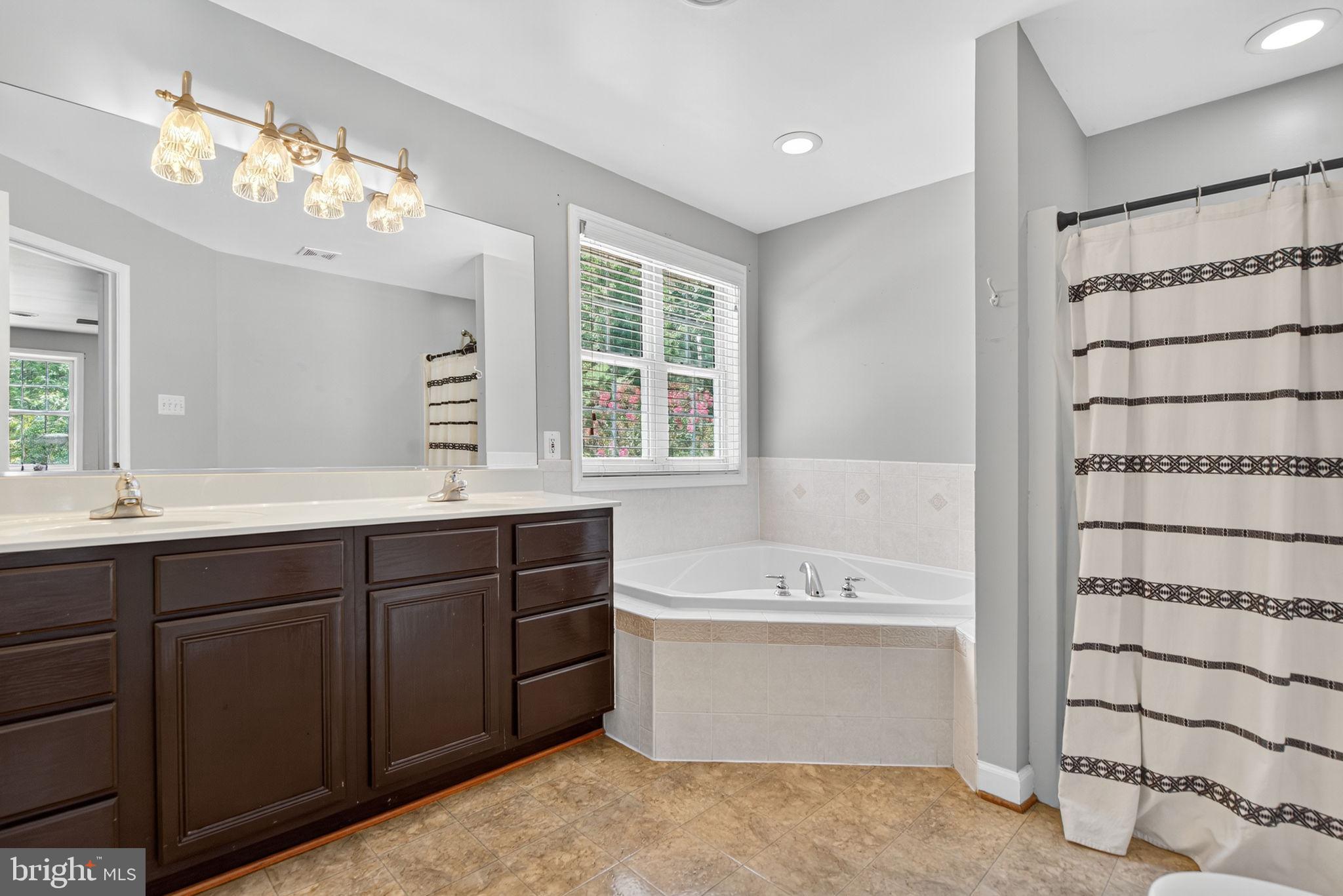 FAWN HILLS - Residential