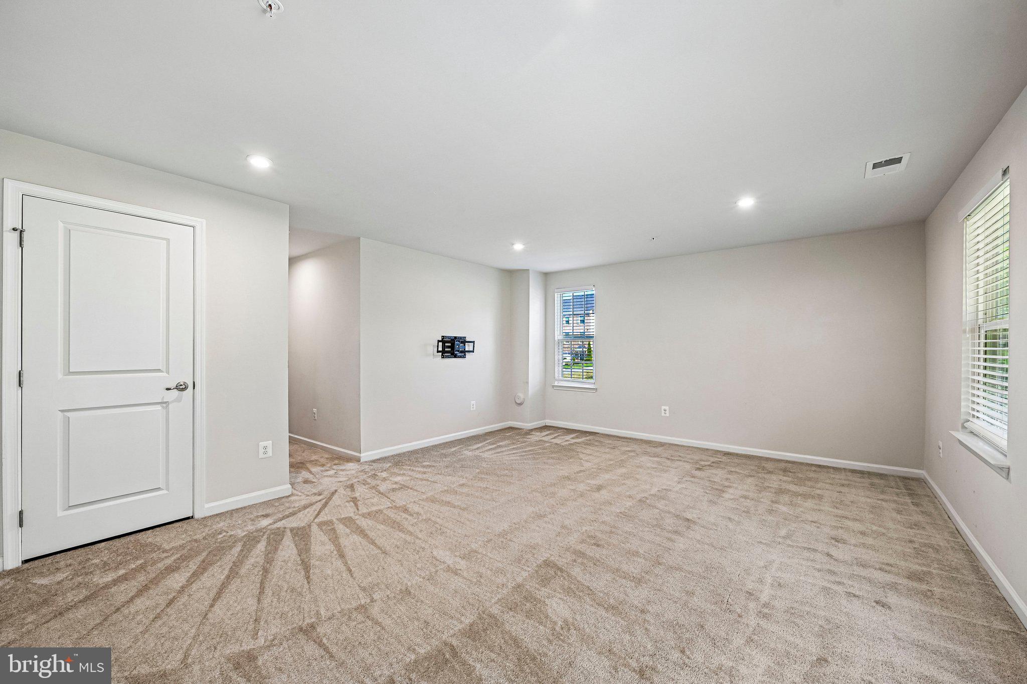 HIGHGATE VILLAGE - Residential