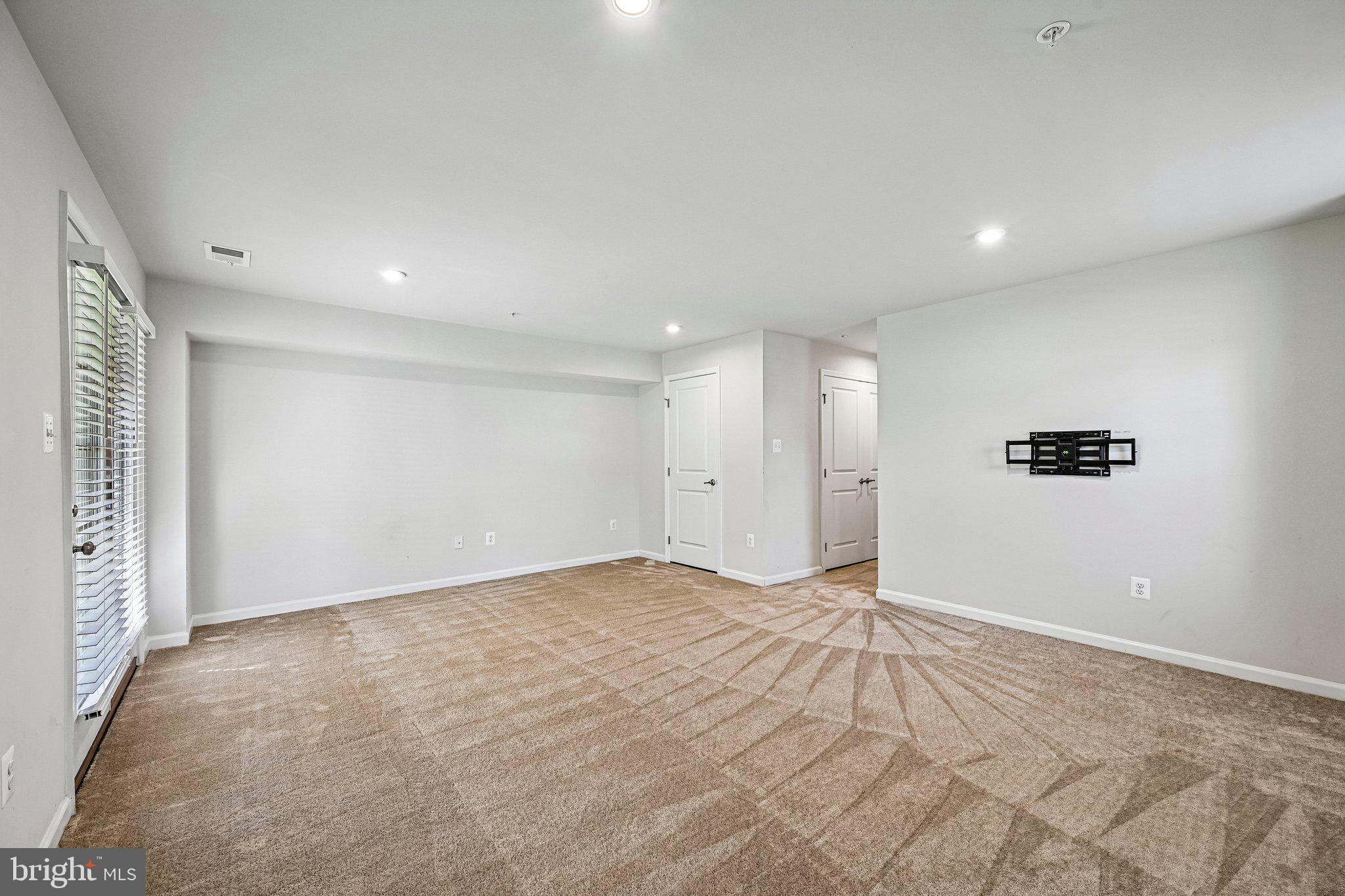 HIGHGATE VILLAGE - Residential