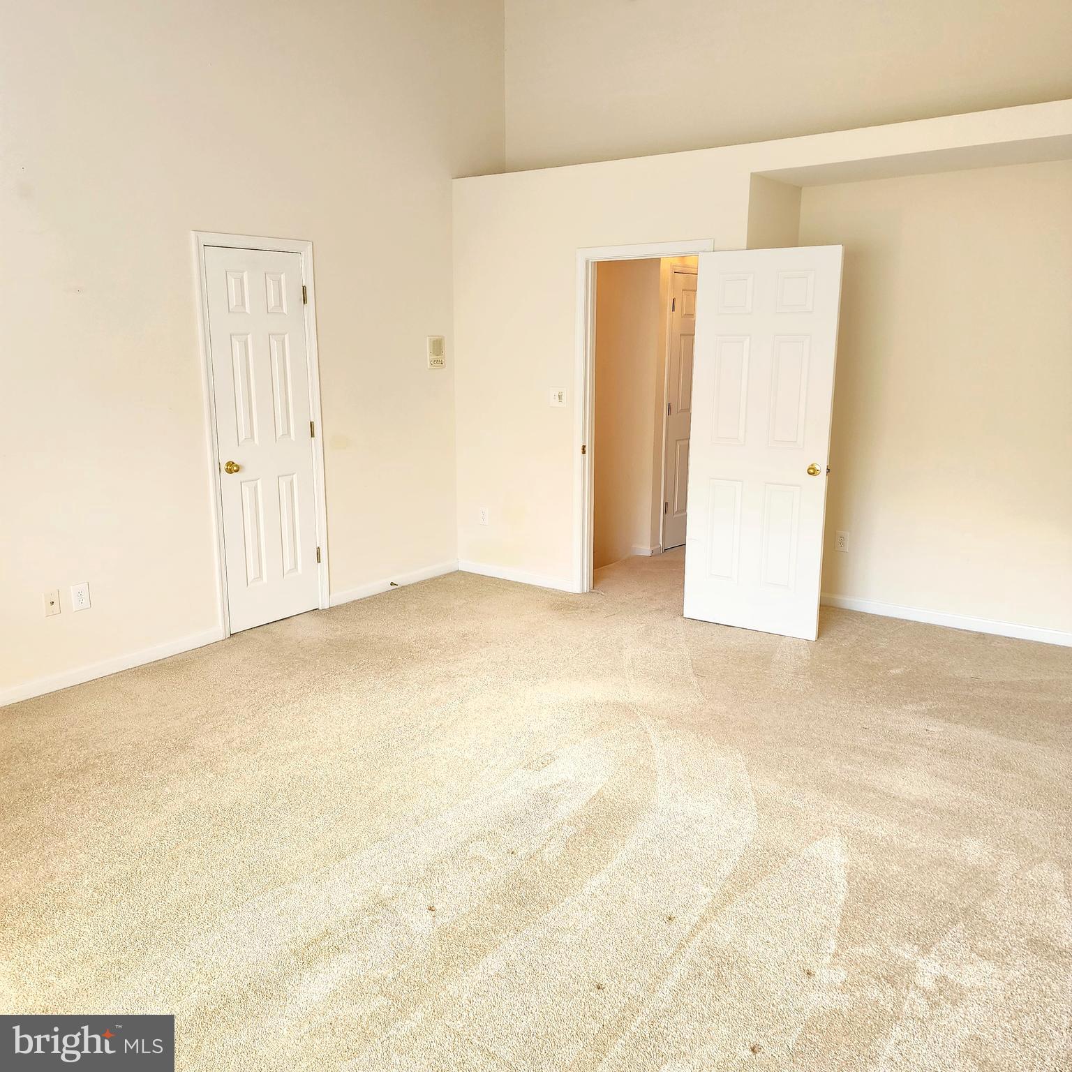 DEERBORNE - Residential Lease