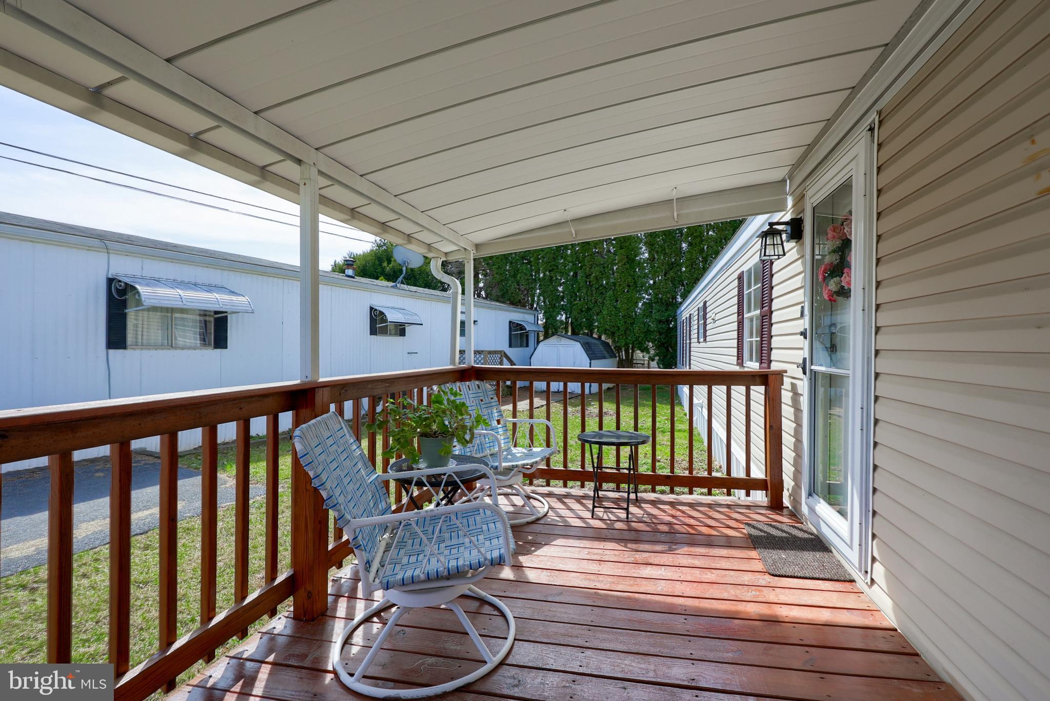LOG CABIN COURT - Residential