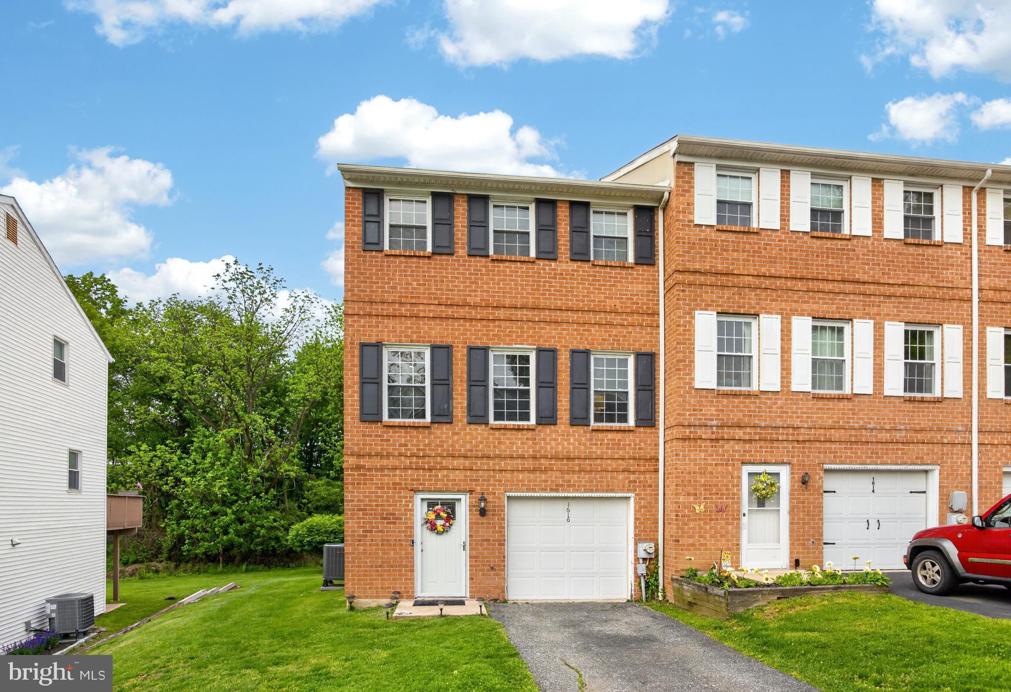 COVENTRY VILLAGE - Residential