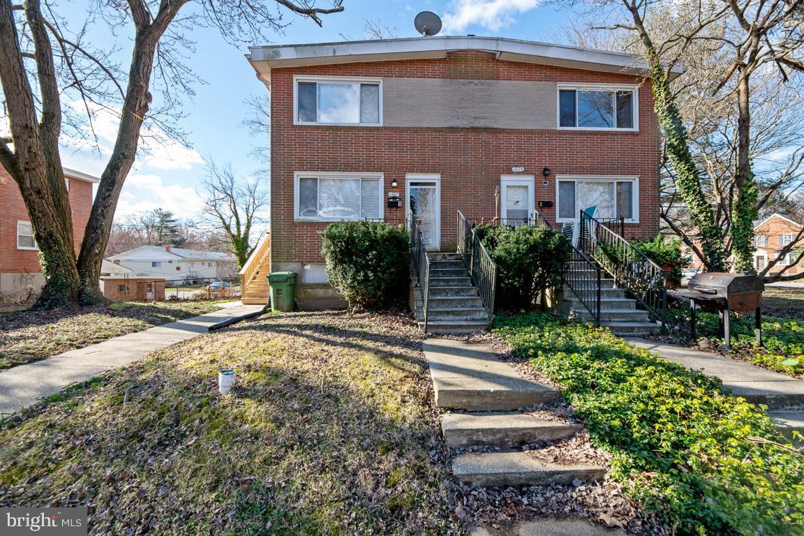 Spacious rental unit in great condition with 2 levels of living space. Available furnished. Would prefer to rent it furnished. Living room and 2 nice sized bedrooms with full hall bath on Main level, and then a spacious eat in kitchen and family room on the lower level with a laundry room and powder room as well.  Fenced yard is shared with another apartment, which is a one bedroom.  Very convenient location to many amenities on a quiet block. Agent is owner. Pets considered case by case with deposit.