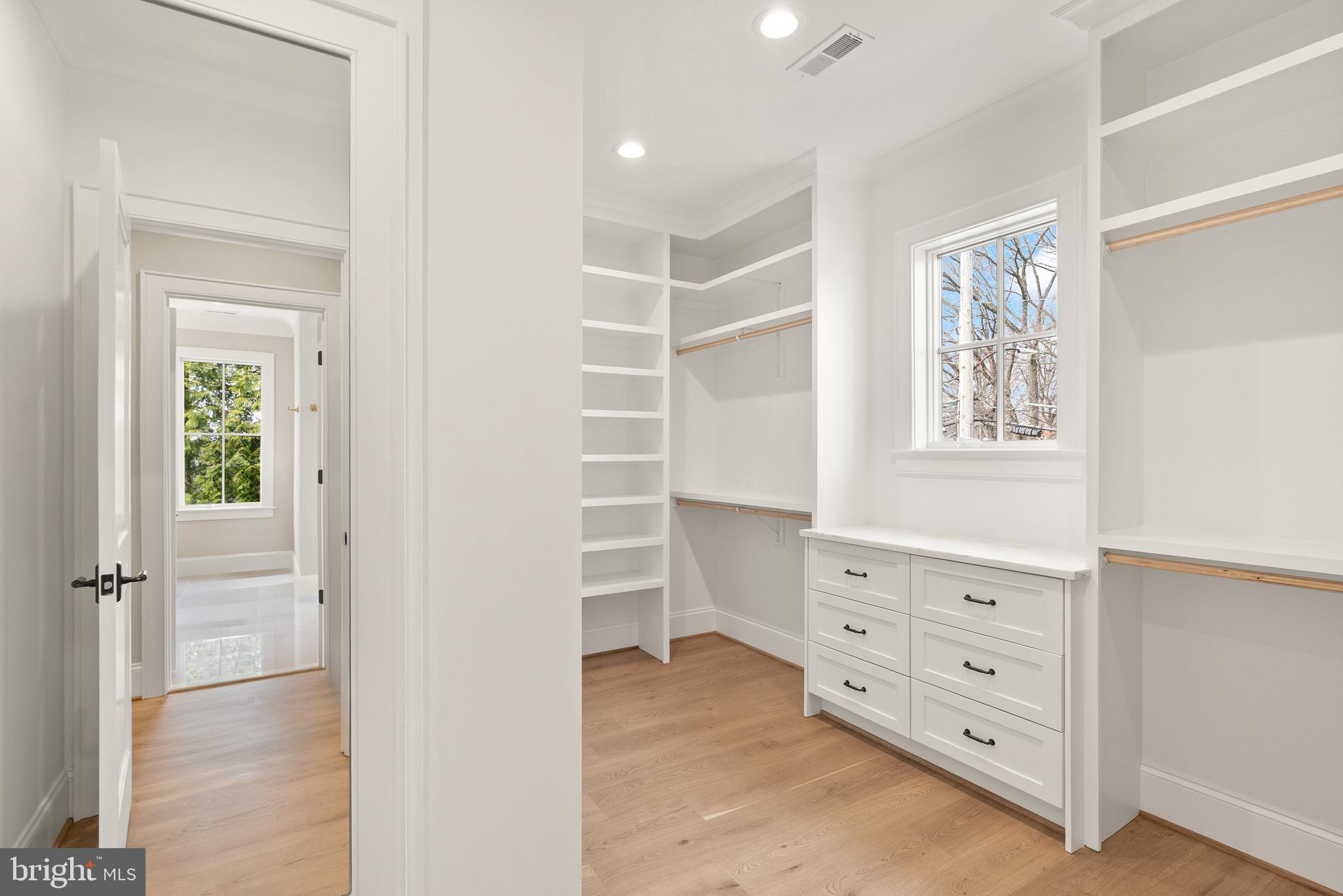 BELLEVUE FOREST - Residential