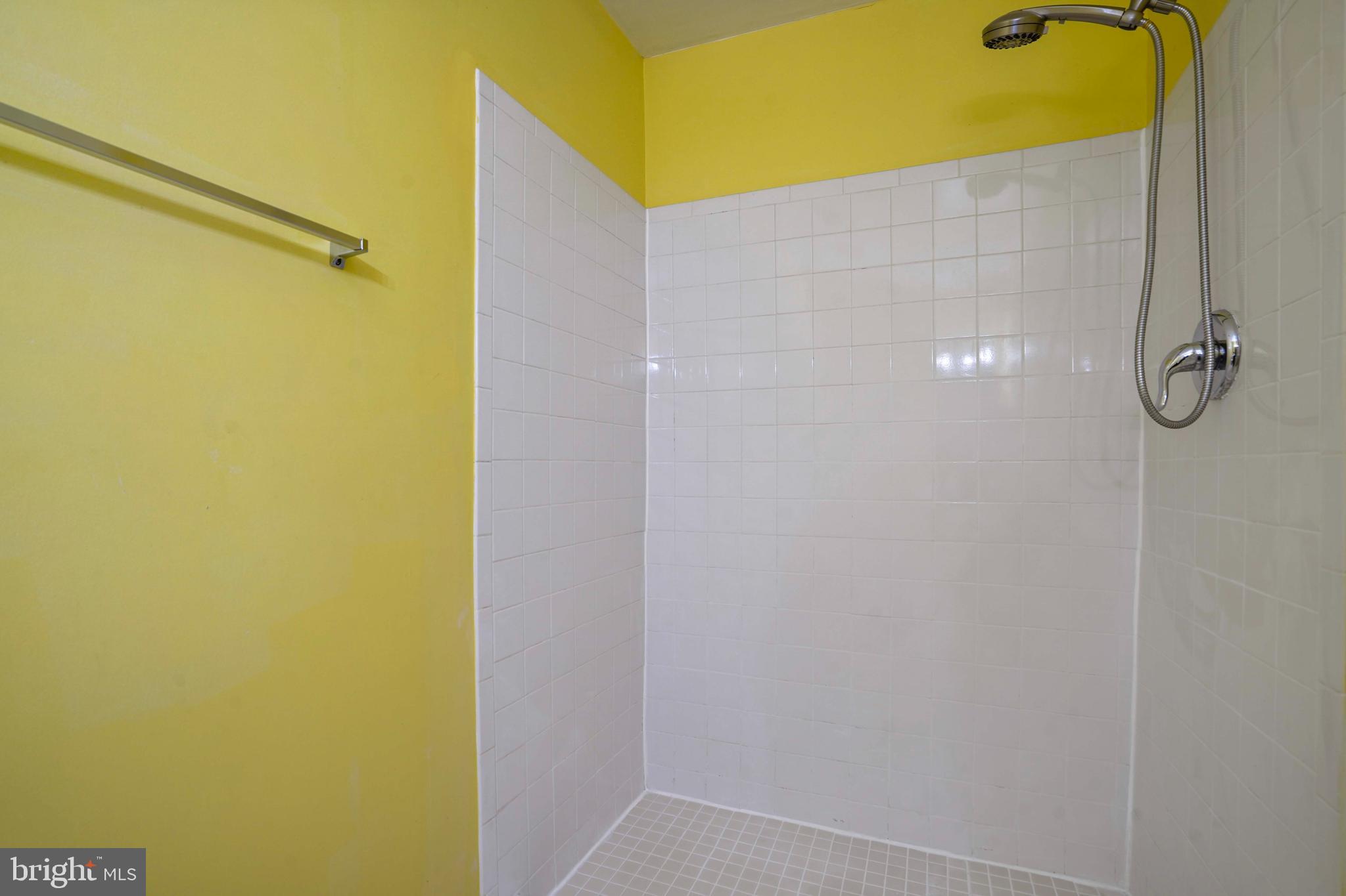 DUMONT OAKS - Residential Lease