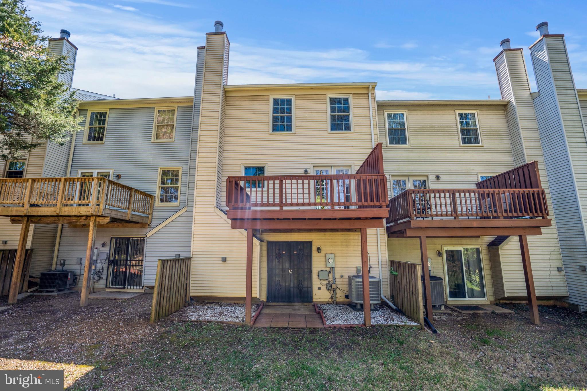 DUMONT OAKS - Residential Lease