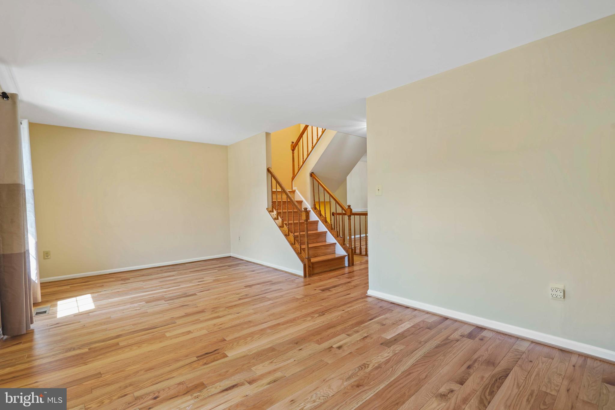 DUMONT OAKS - Residential Lease