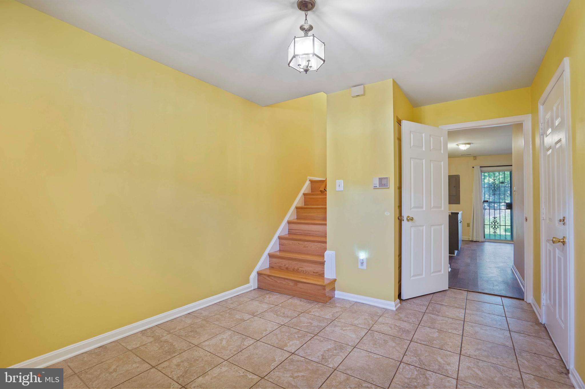DUMONT OAKS - Residential Lease