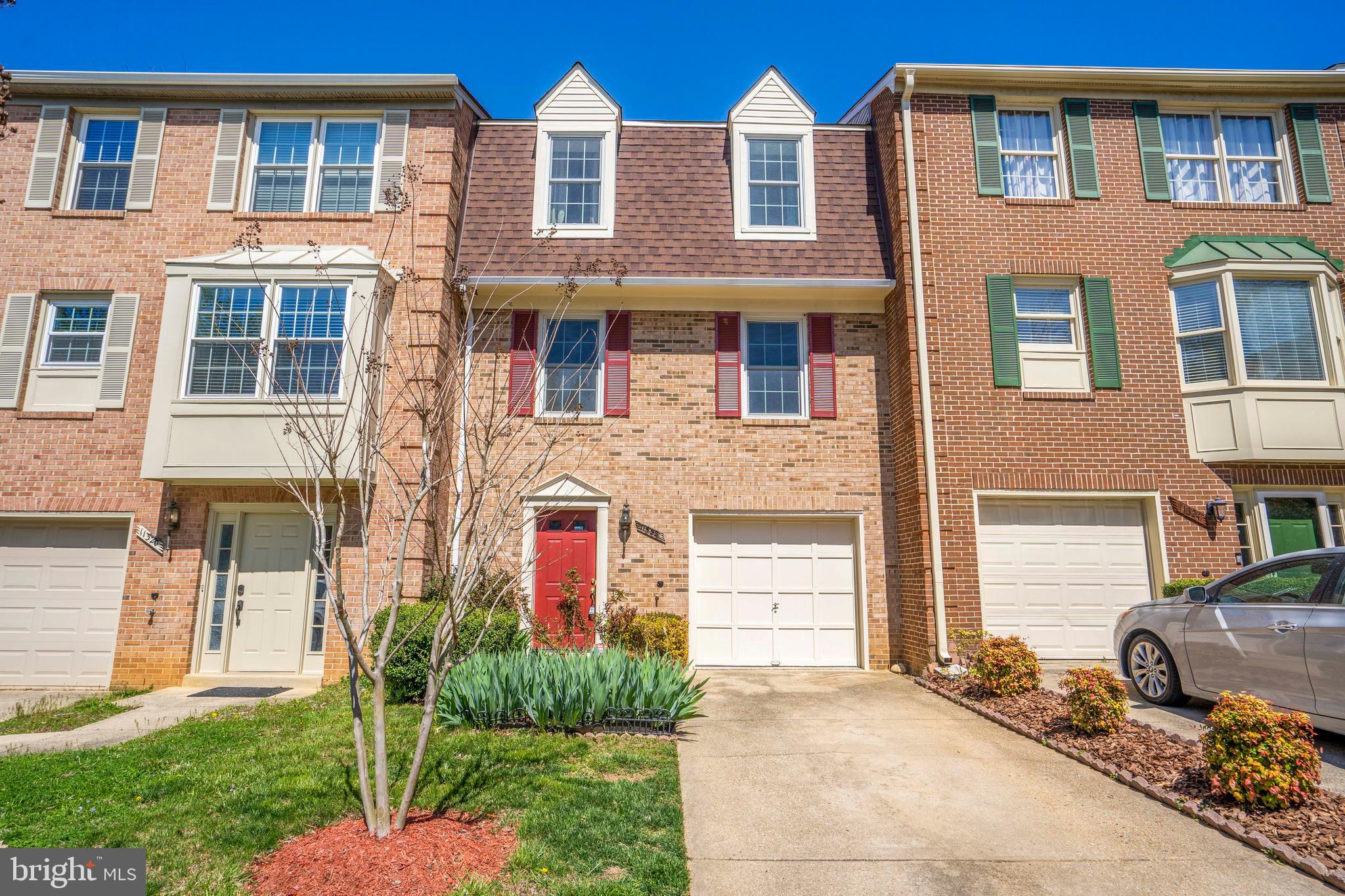 DUMONT OAKS - Residential Lease