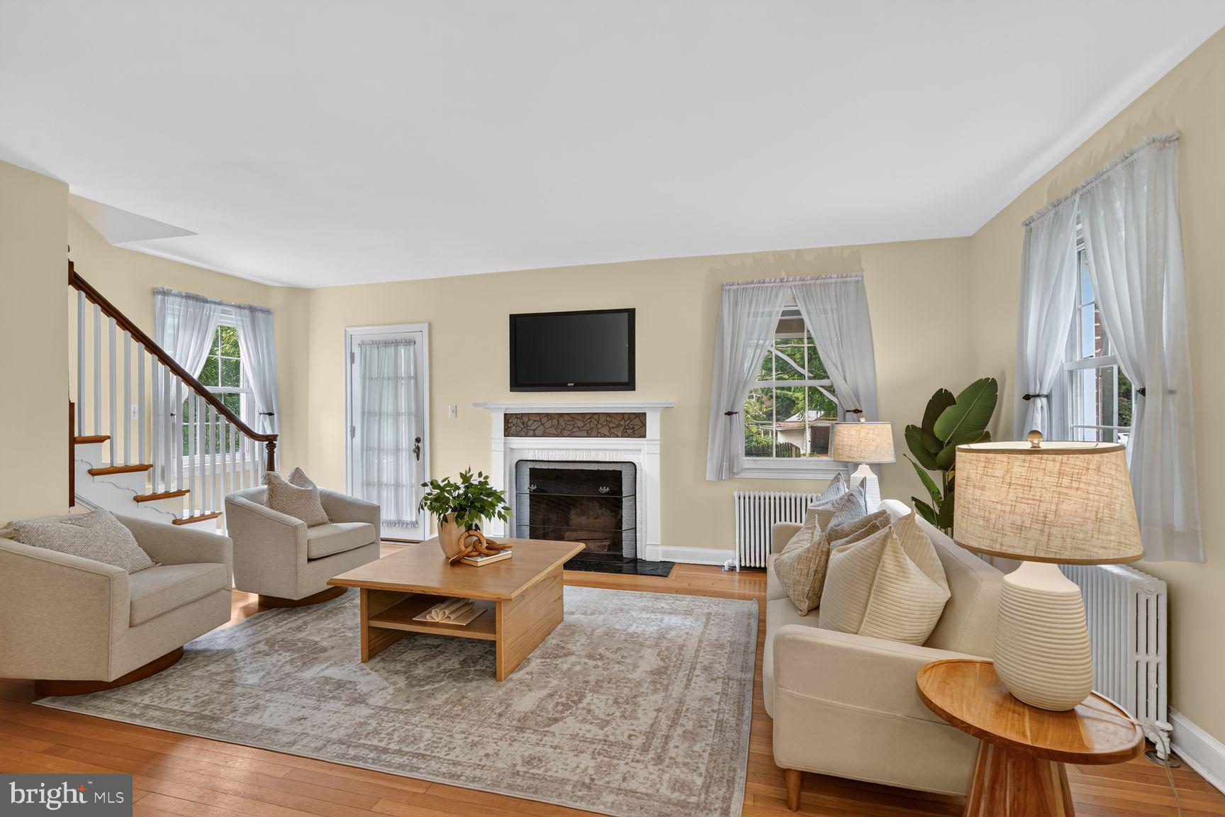 WOODSIDE - Residential