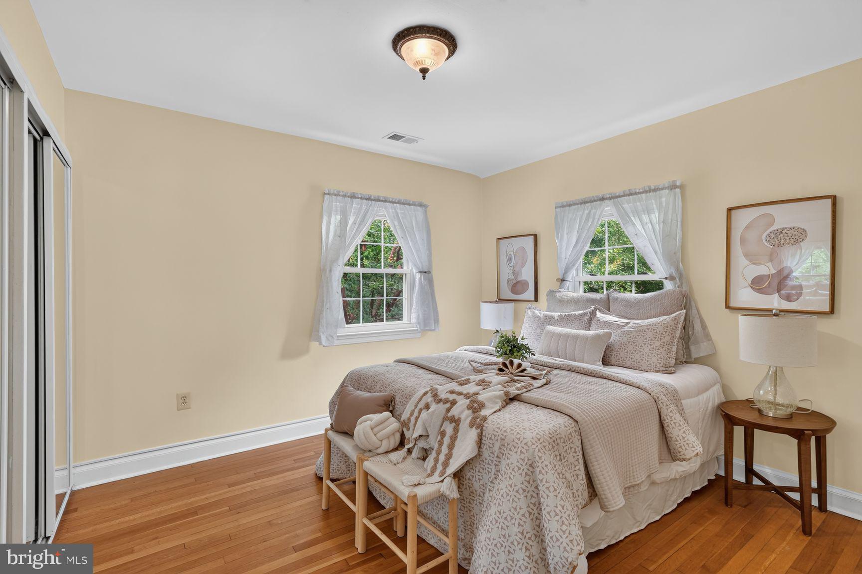 WOODSIDE - Residential