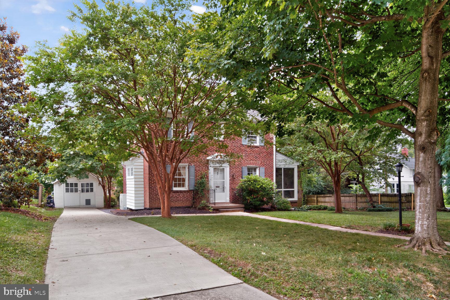 WOODSIDE - Residential