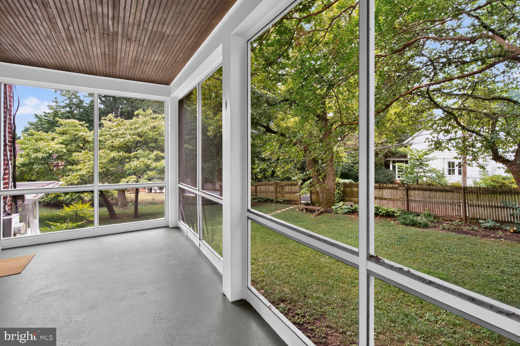WOODSIDE - Residential
