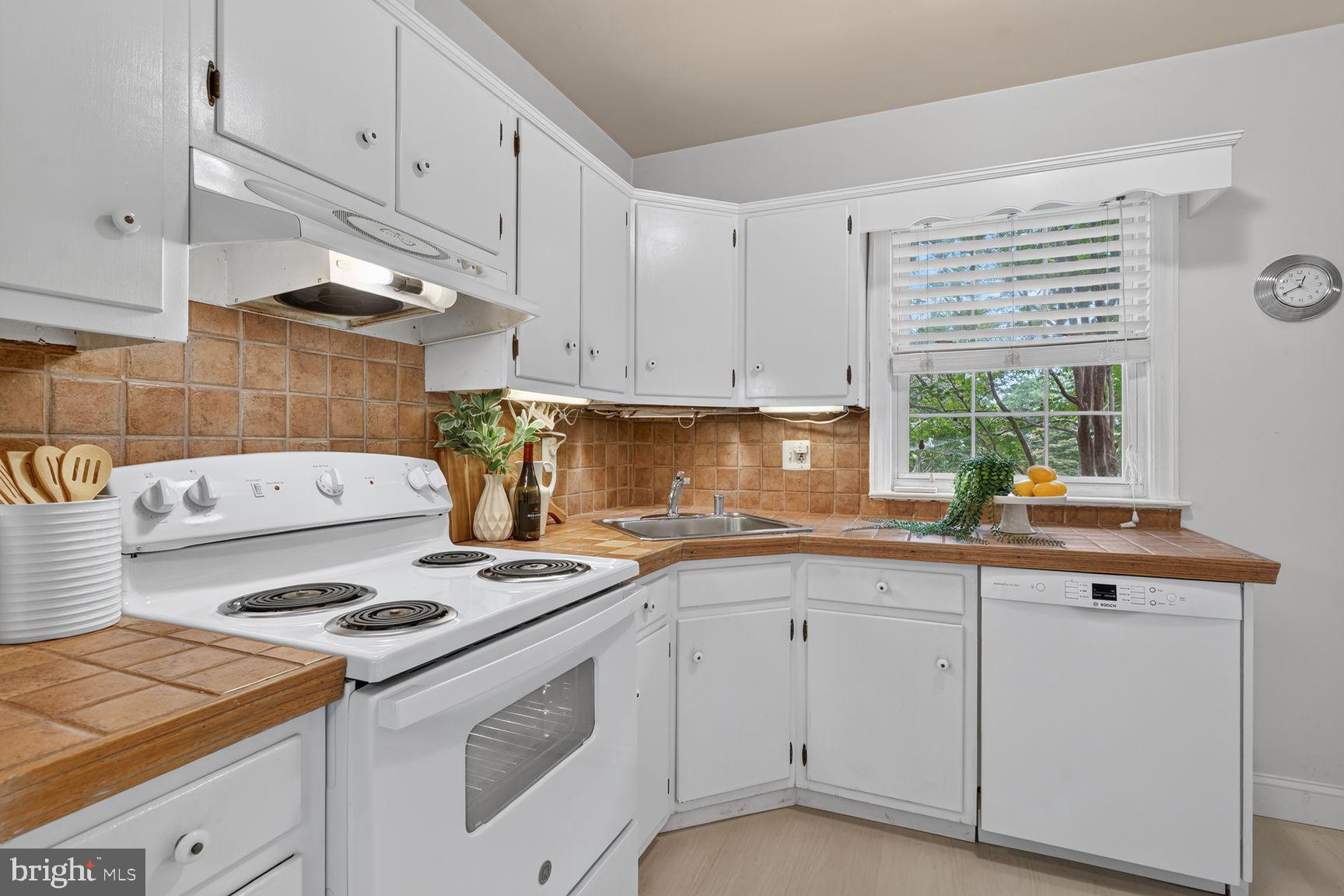 WOODSIDE - Residential