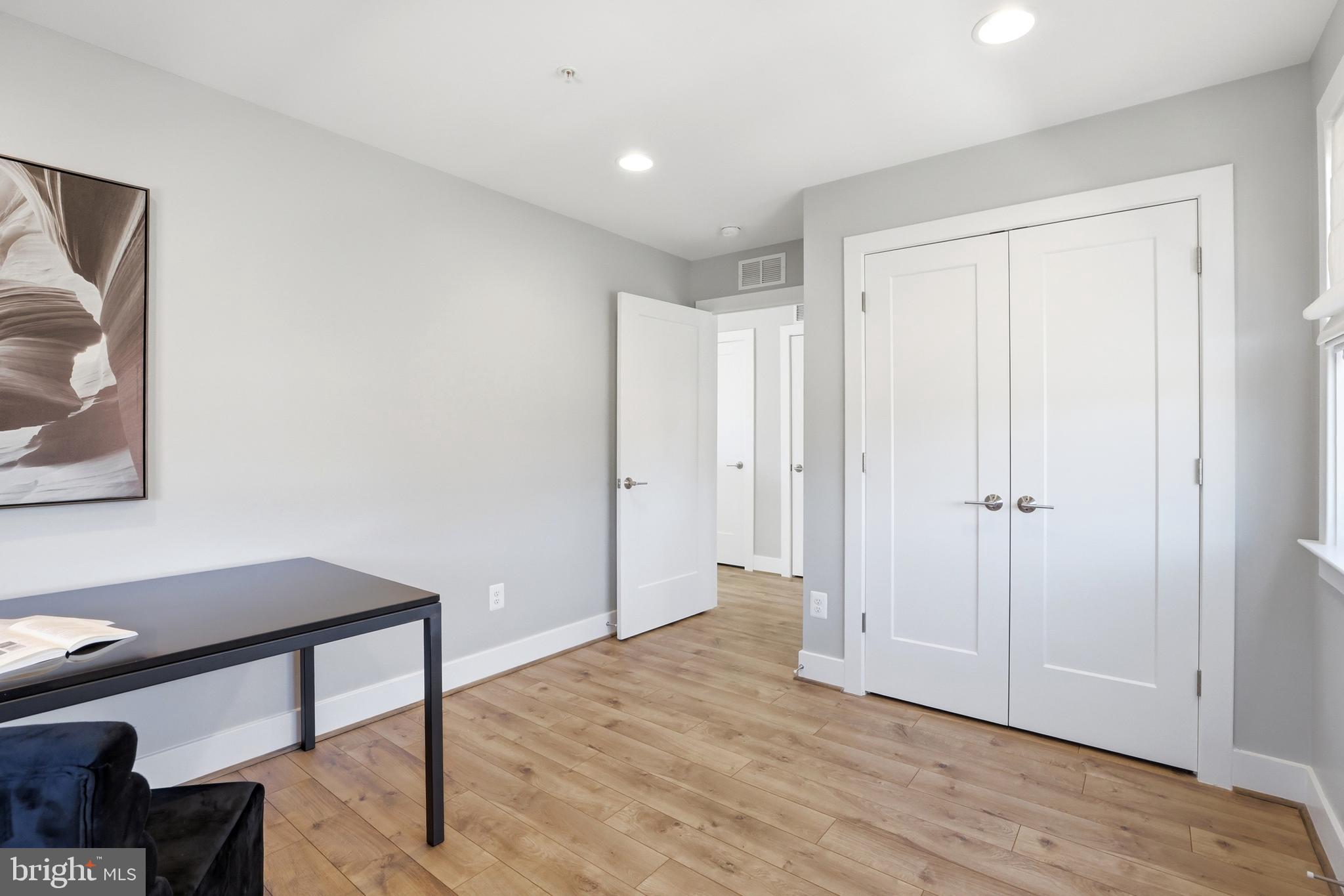 TOWER OAKS - Residential