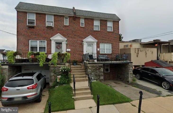 Great investment opportunity in Upper Darby. This 3bed, 1bath home with private yard is ripe to renovate and flip or rent for the long term. Property attached also for sale. Current  renters have 90 day lease. 
(Pictures coming soon)