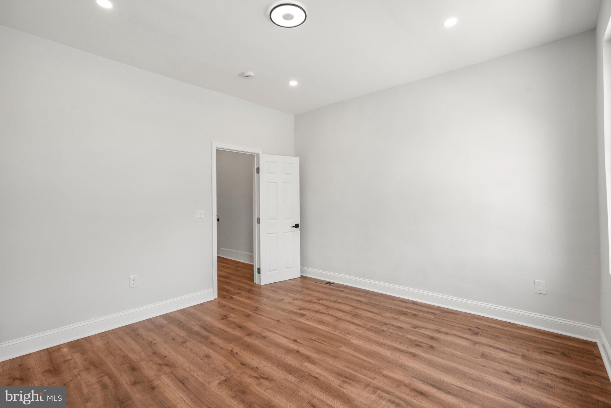 OVERBROOK - Commercial Sale