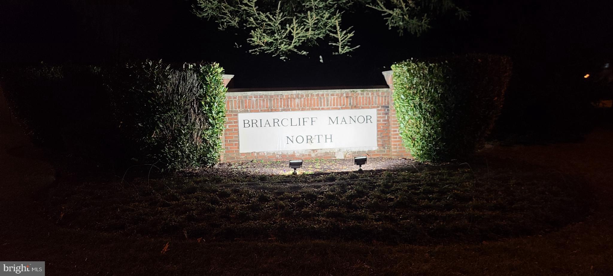 BRIARCLIFF MANOR - Residential