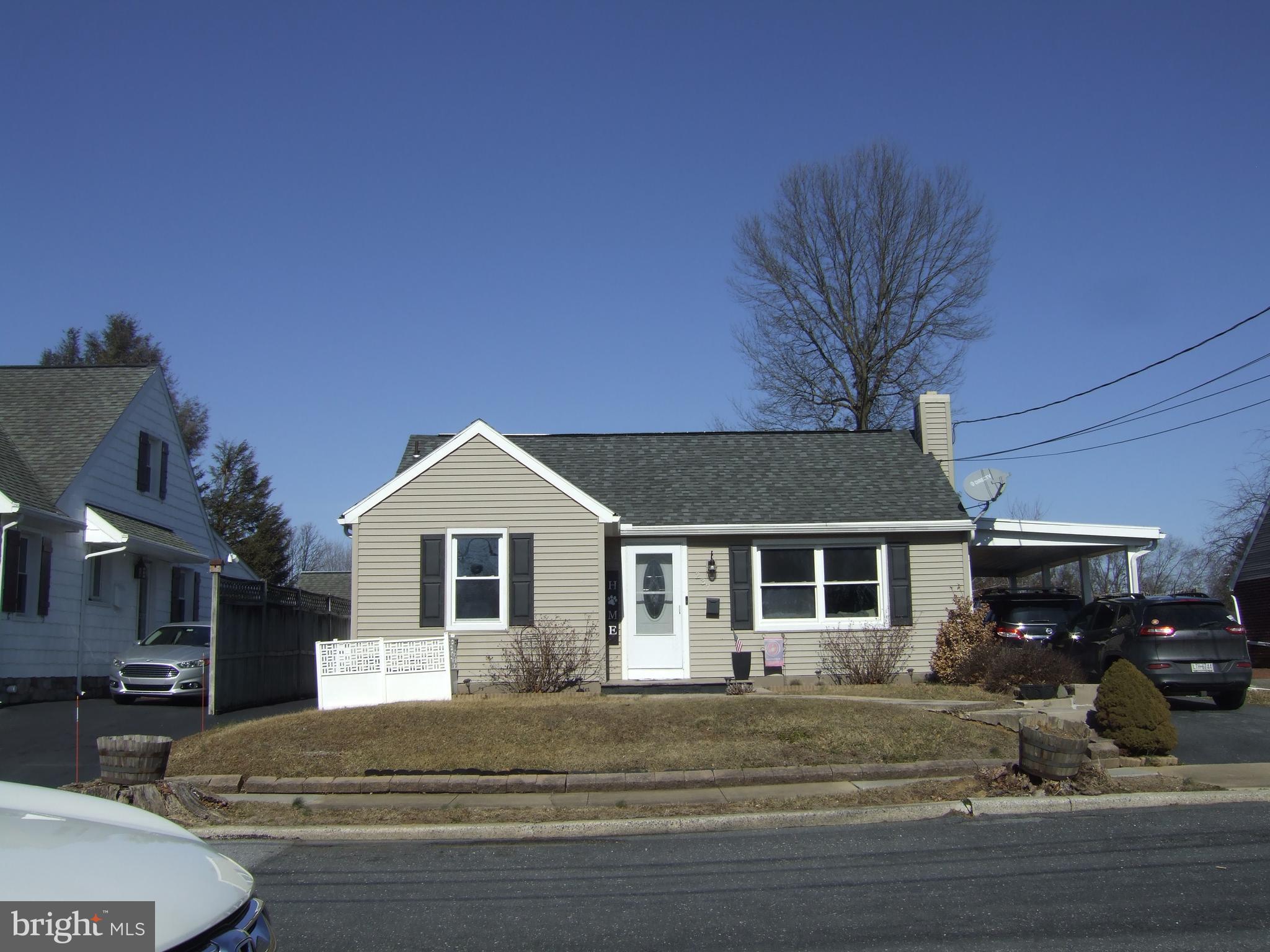 Located in Lititz boro, easy walk to down town. Cute 2 Bedroom on quiet street.   New Hot water heater, updated HVAC system