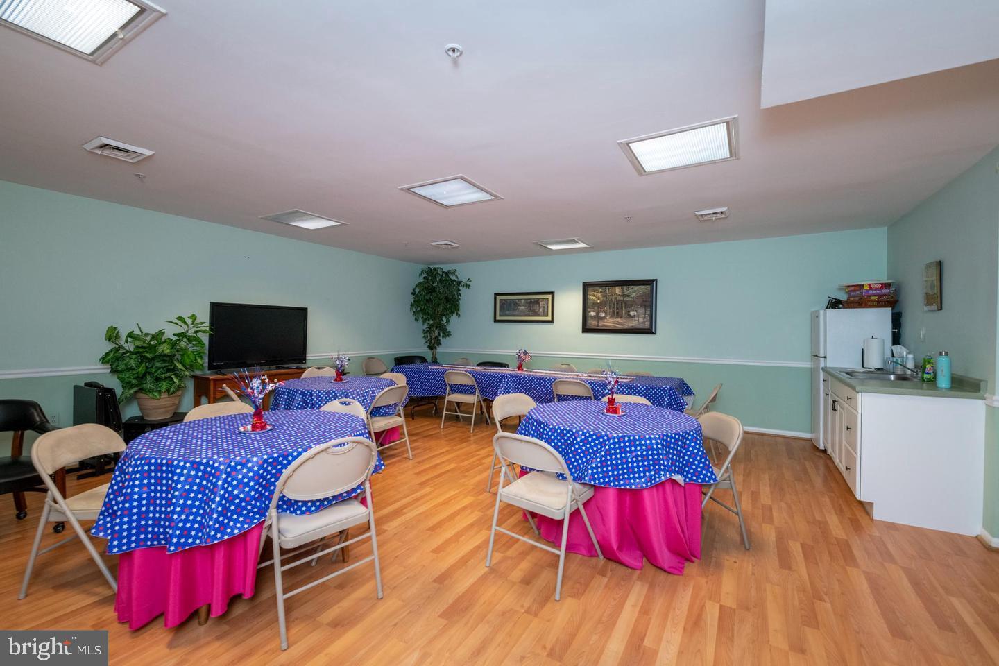 DULANEY TOWERS - Residential