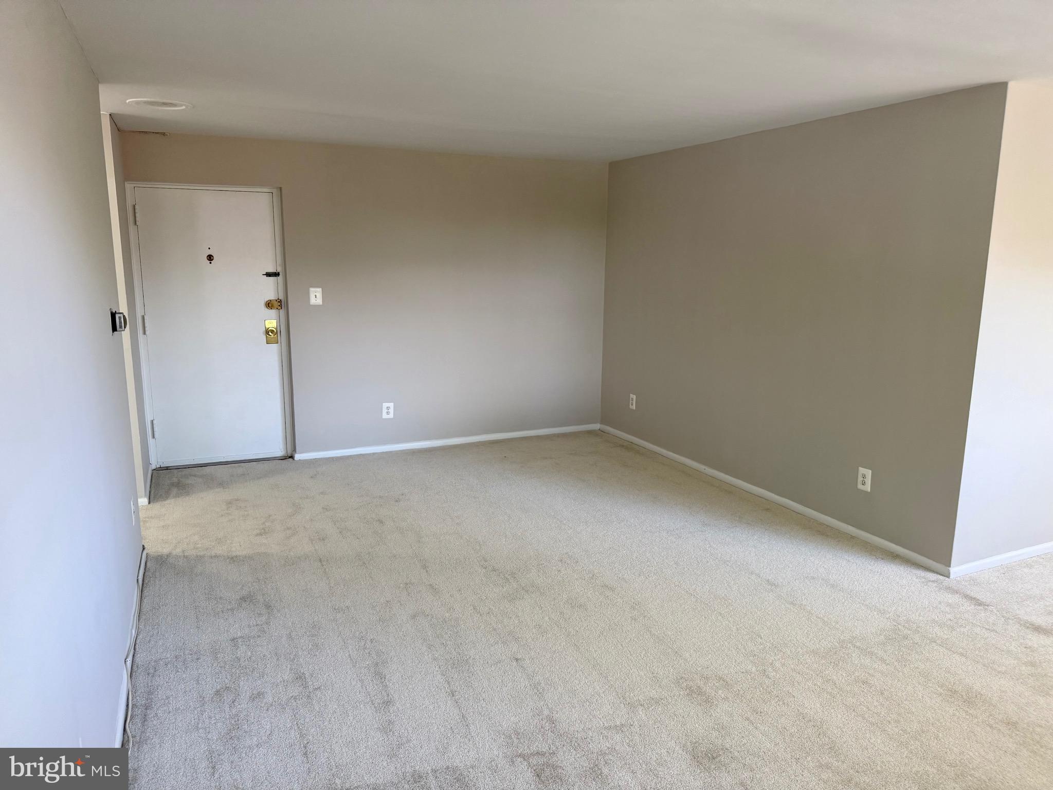 COLUMBIA KNOLL - Residential
