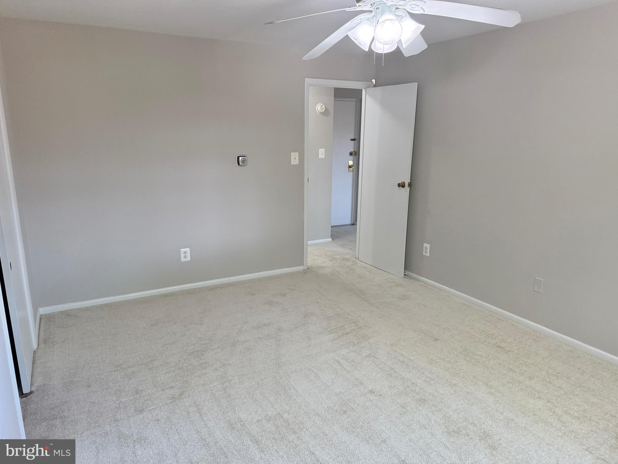 COLUMBIA KNOLL - Residential