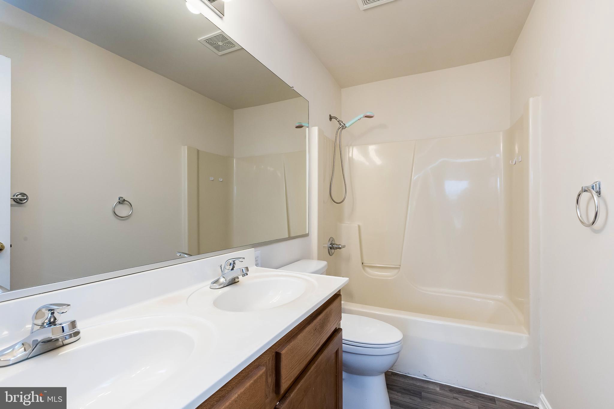 NORTH CROSSING - Residential