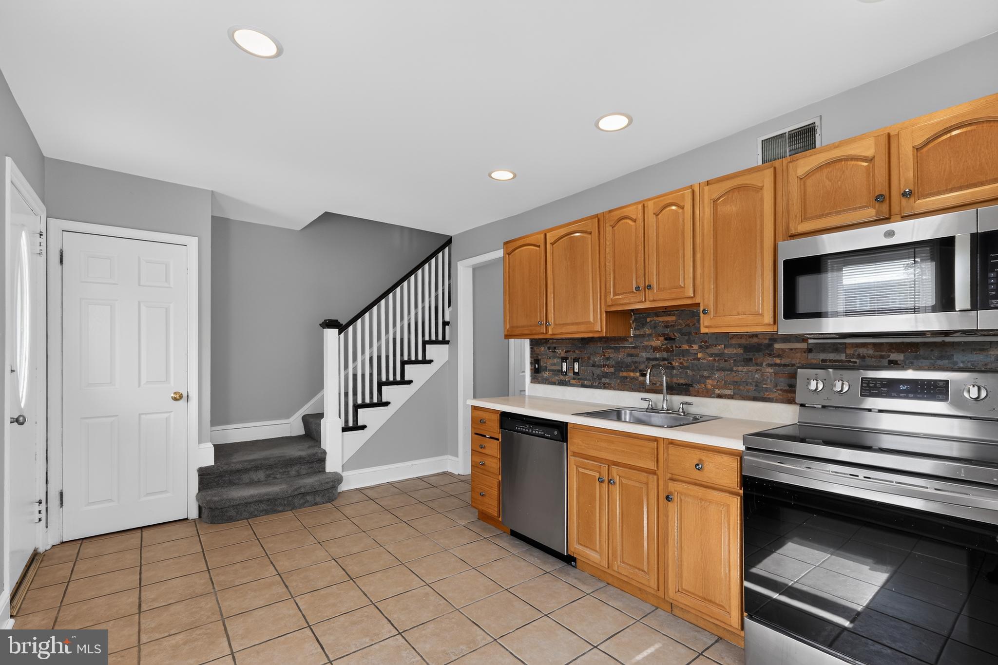 WESTINGHOUSE VLG - Residential