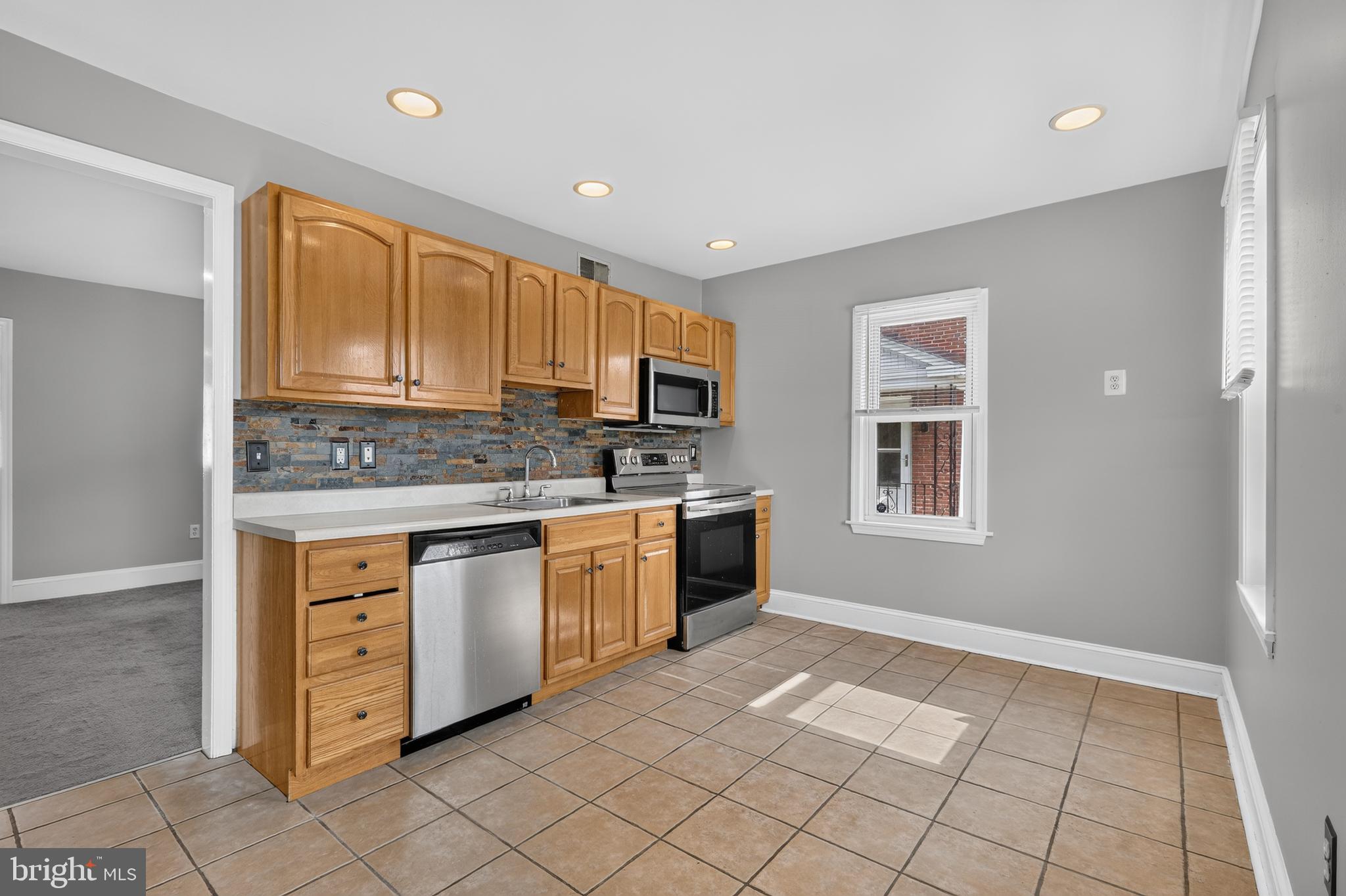 WESTINGHOUSE VLG - Residential