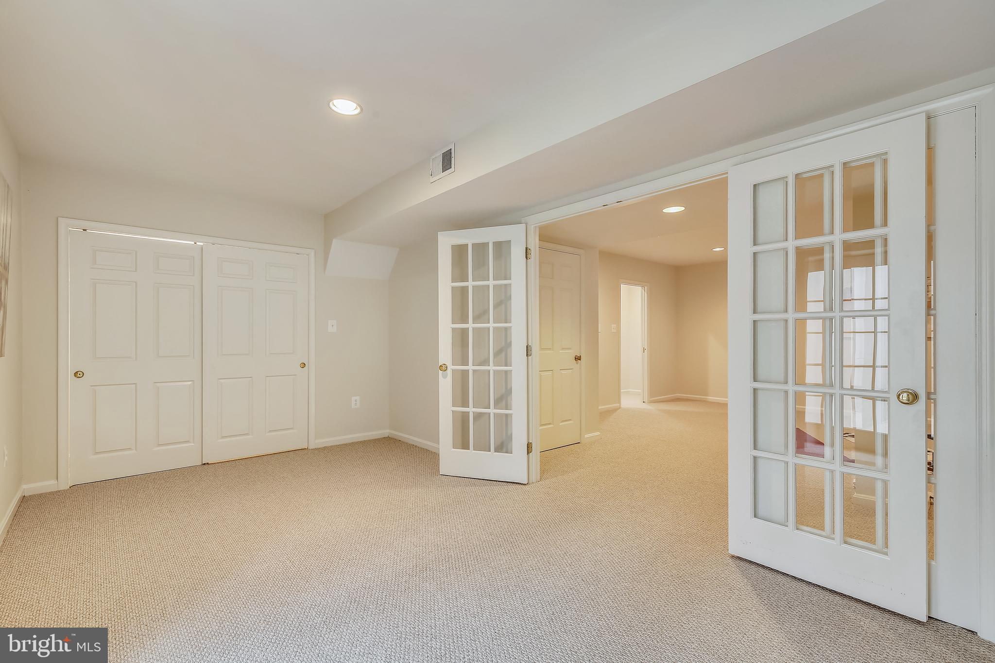 POTOMAC OVERLOOK - Residential