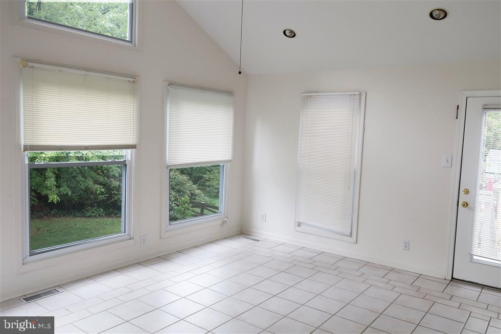 HUNTERS CREEK - Residential Lease