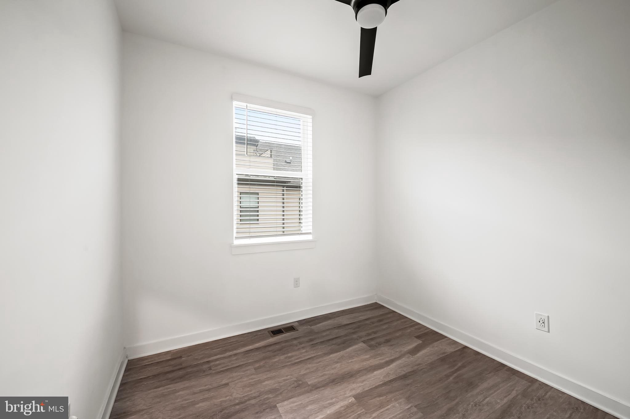 MEDFIELD - Residential