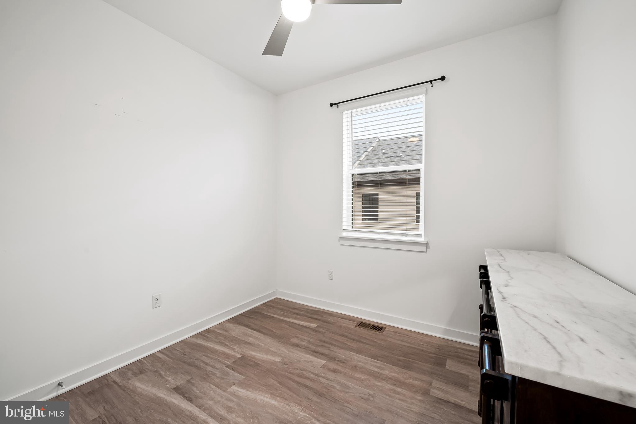 MEDFIELD - Residential