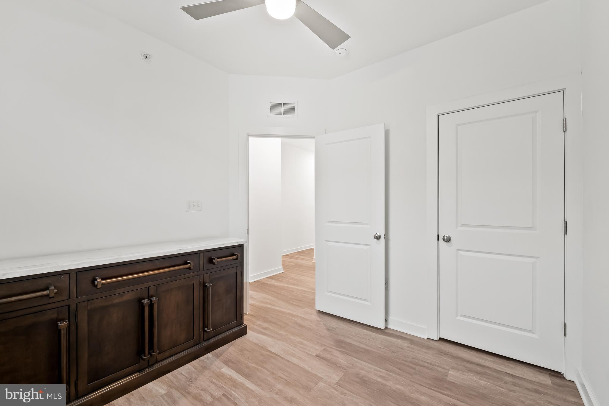 MEDFIELD - Residential