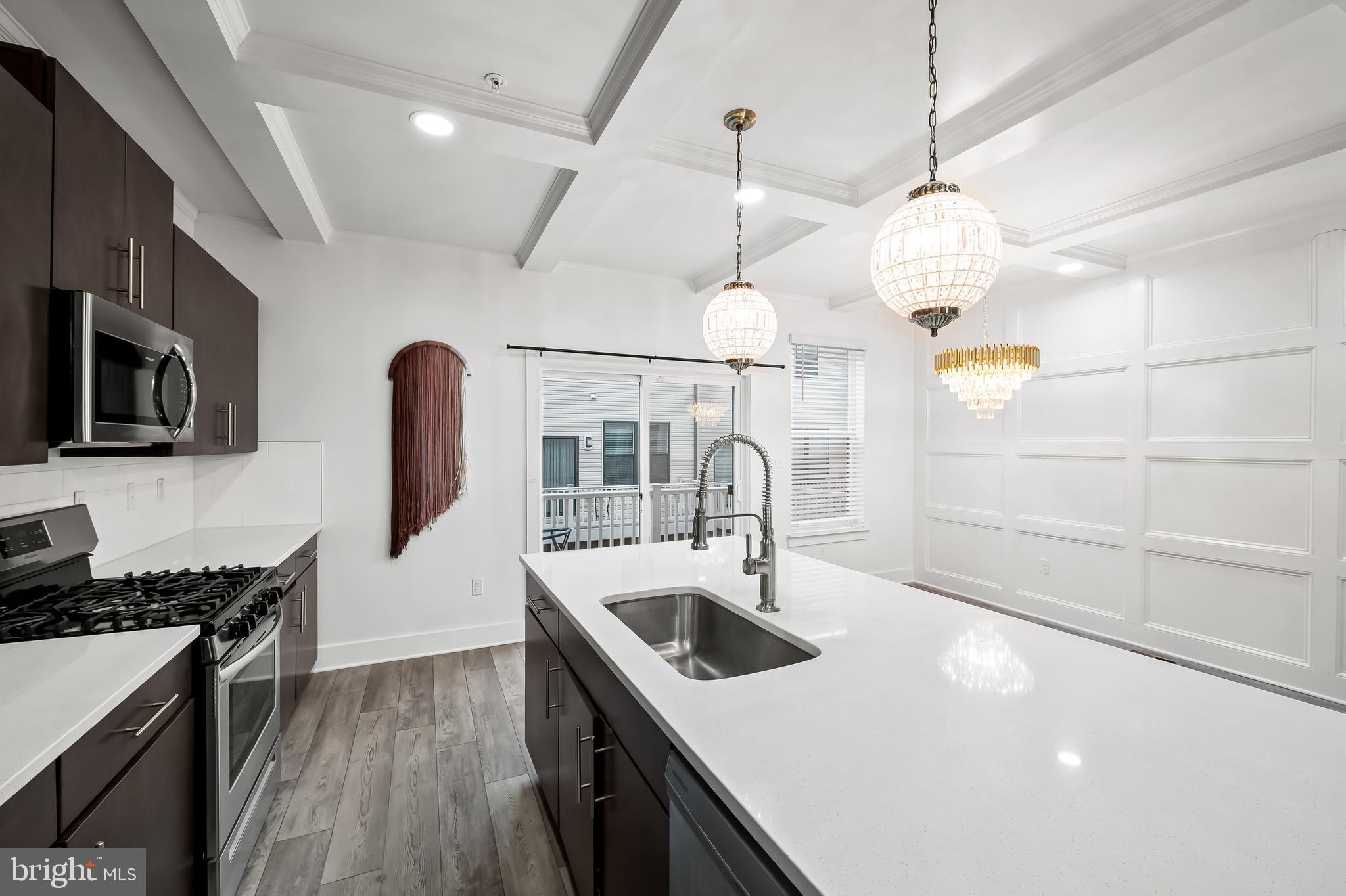 MEDFIELD - Residential