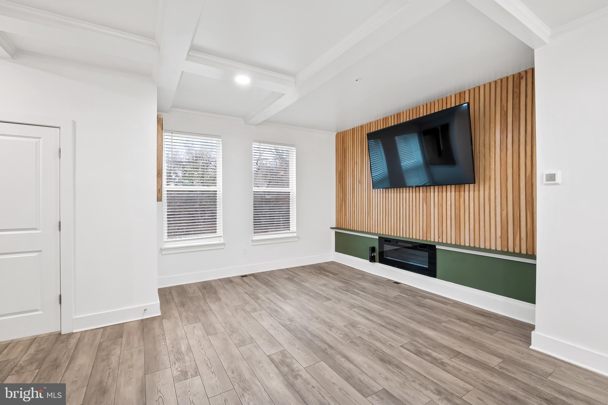 MEDFIELD - Residential