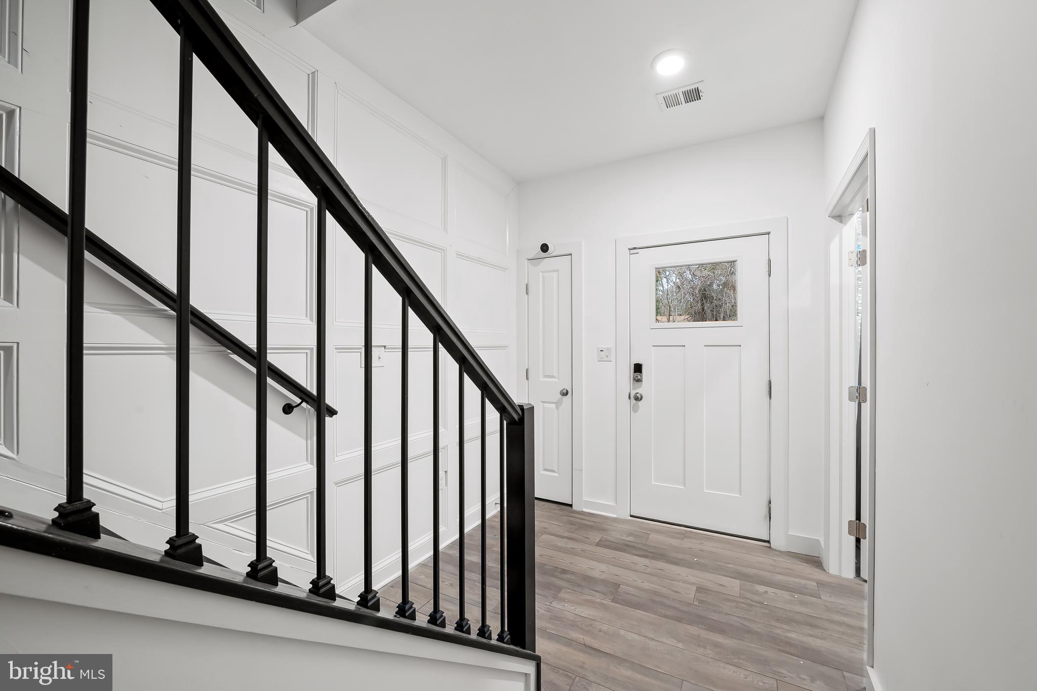 MEDFIELD - Residential