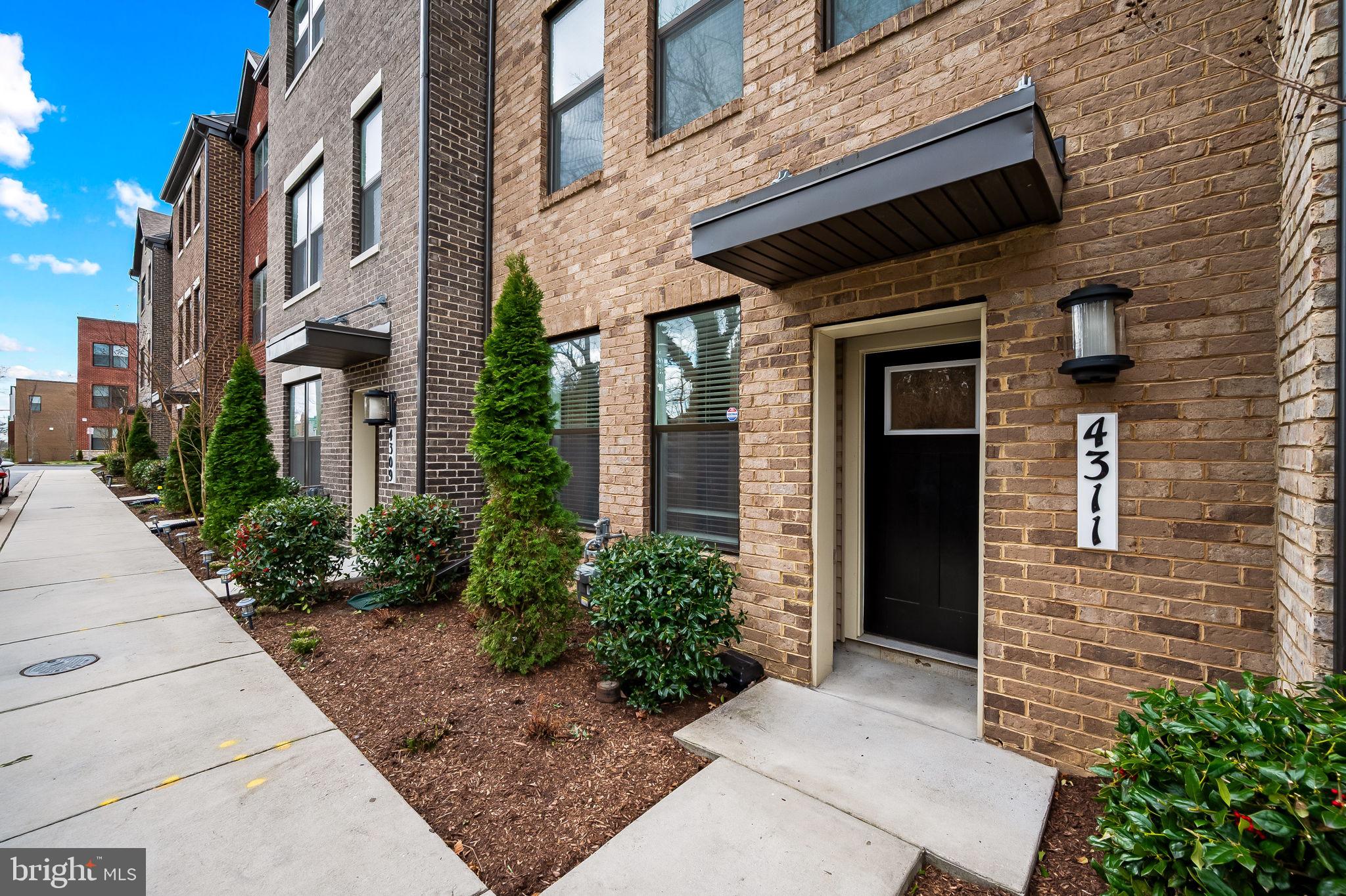 MEDFIELD - Residential