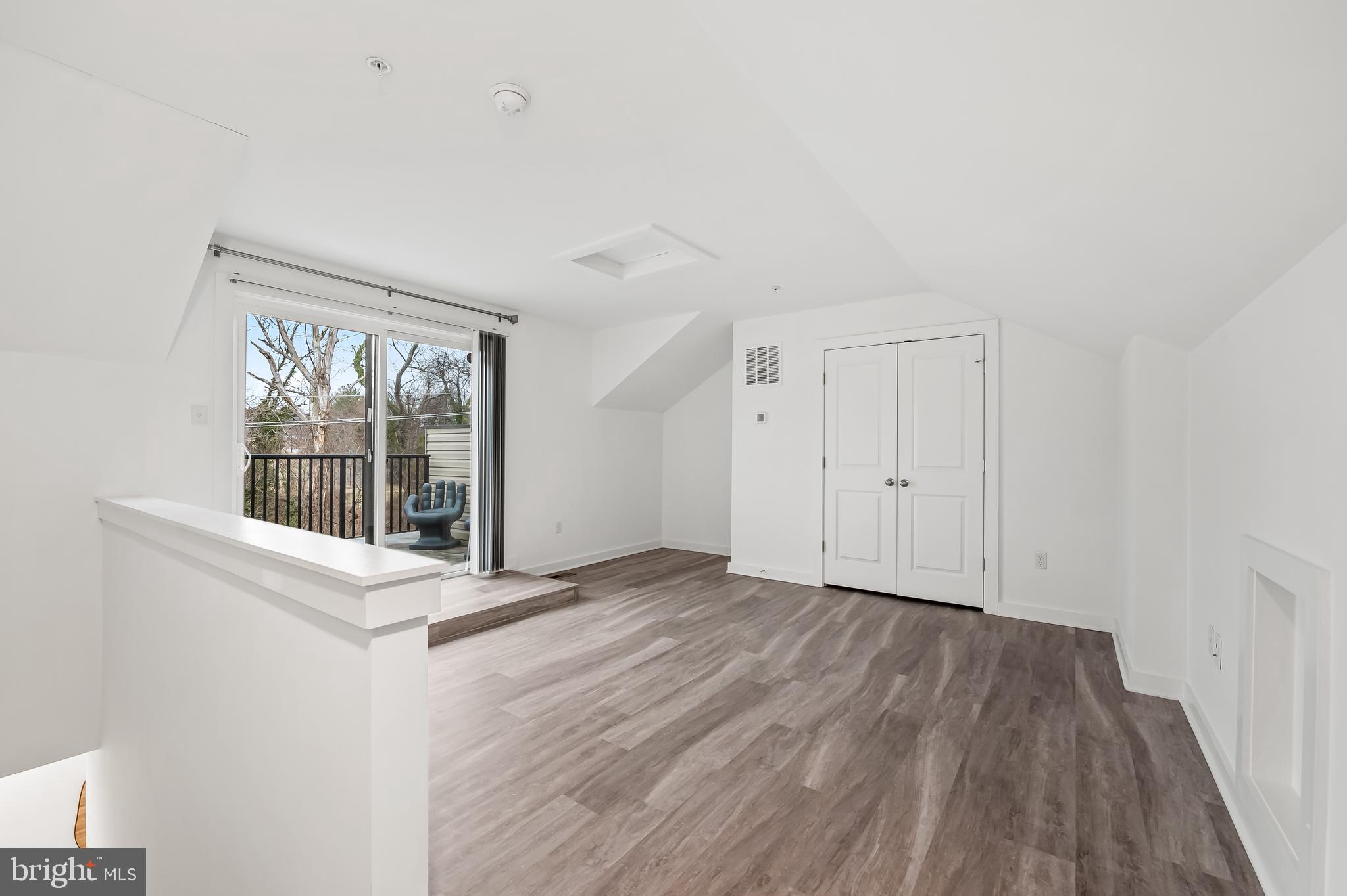 MEDFIELD - Residential