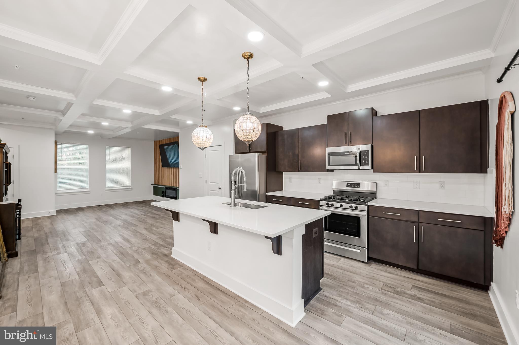 MEDFIELD - Residential