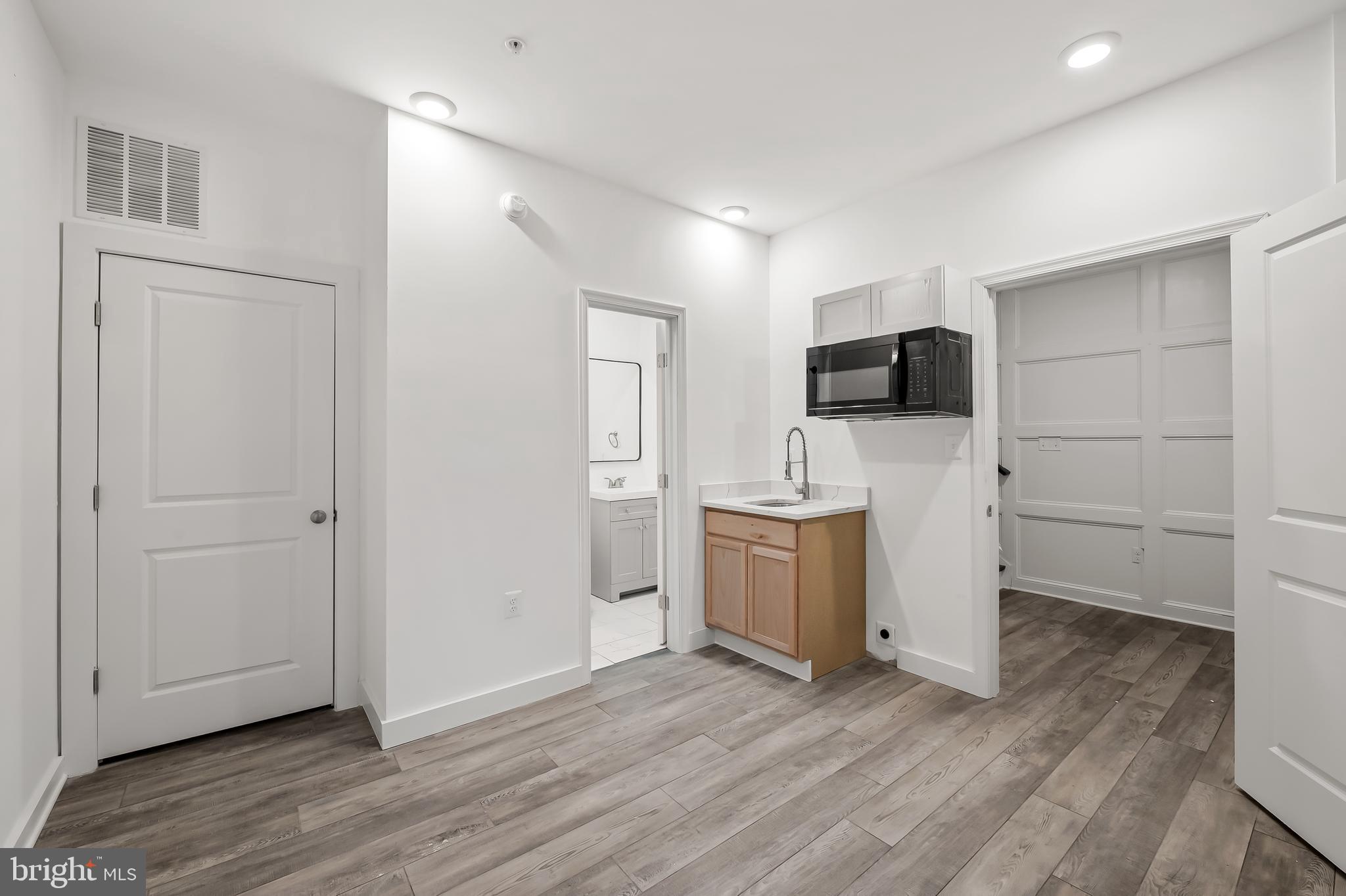 MEDFIELD - Residential