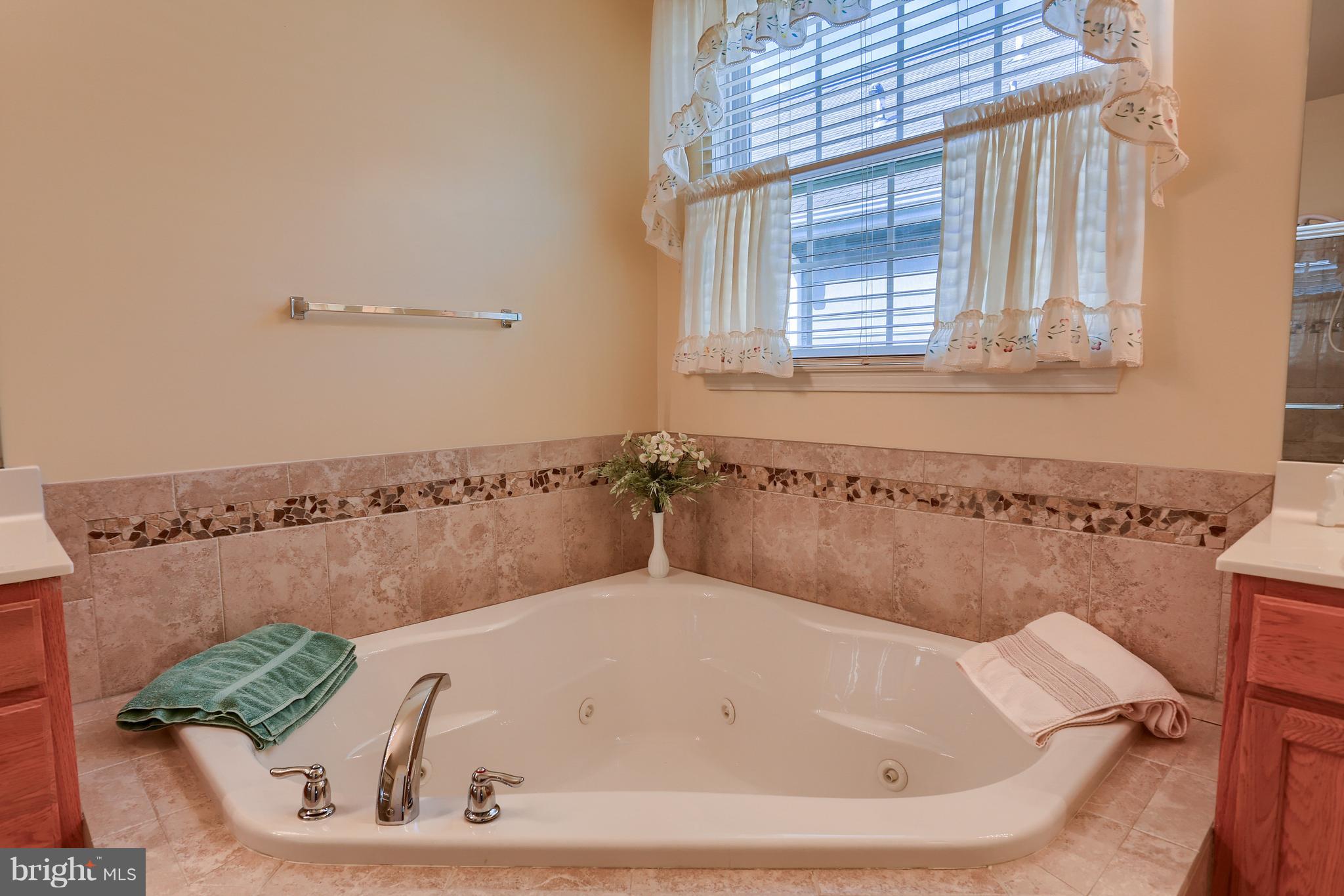 FOUR SEASONS AT ELM TREE - Residential