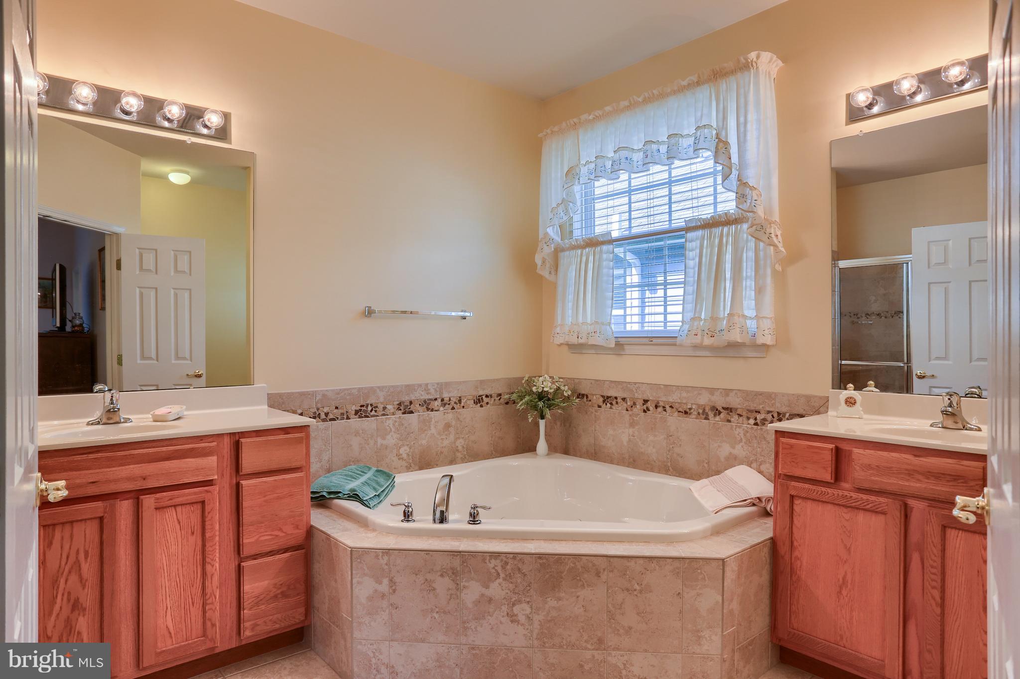 FOUR SEASONS AT ELM TREE - Residential
