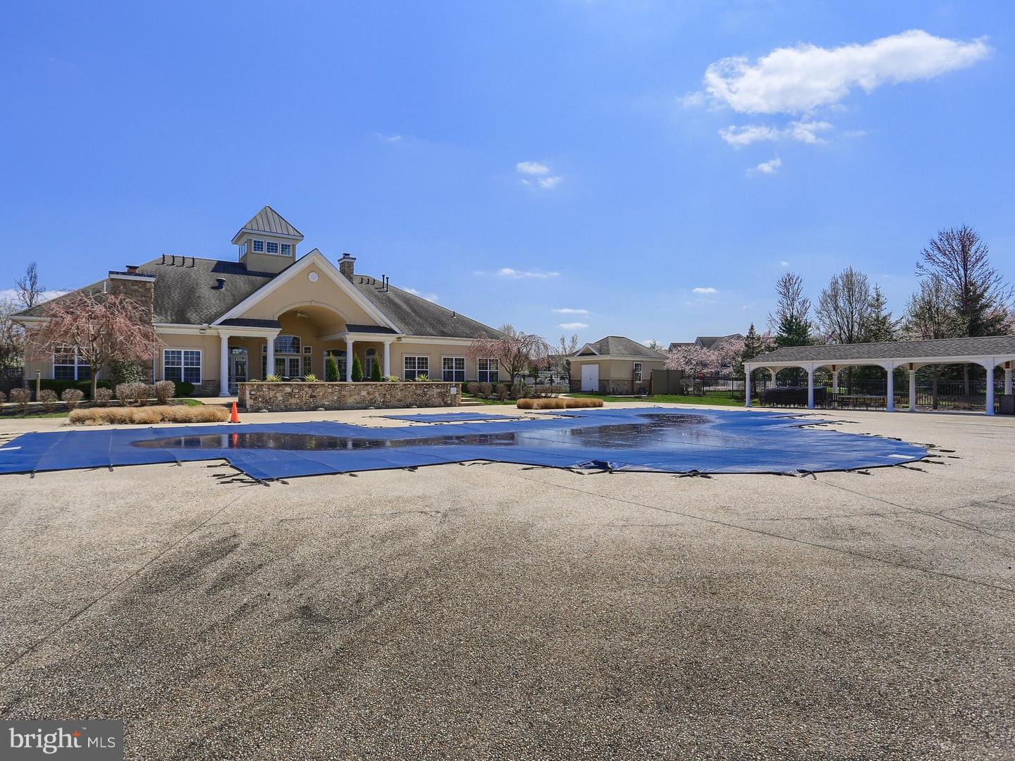 FOUR SEASONS AT ELM TREE - Residential