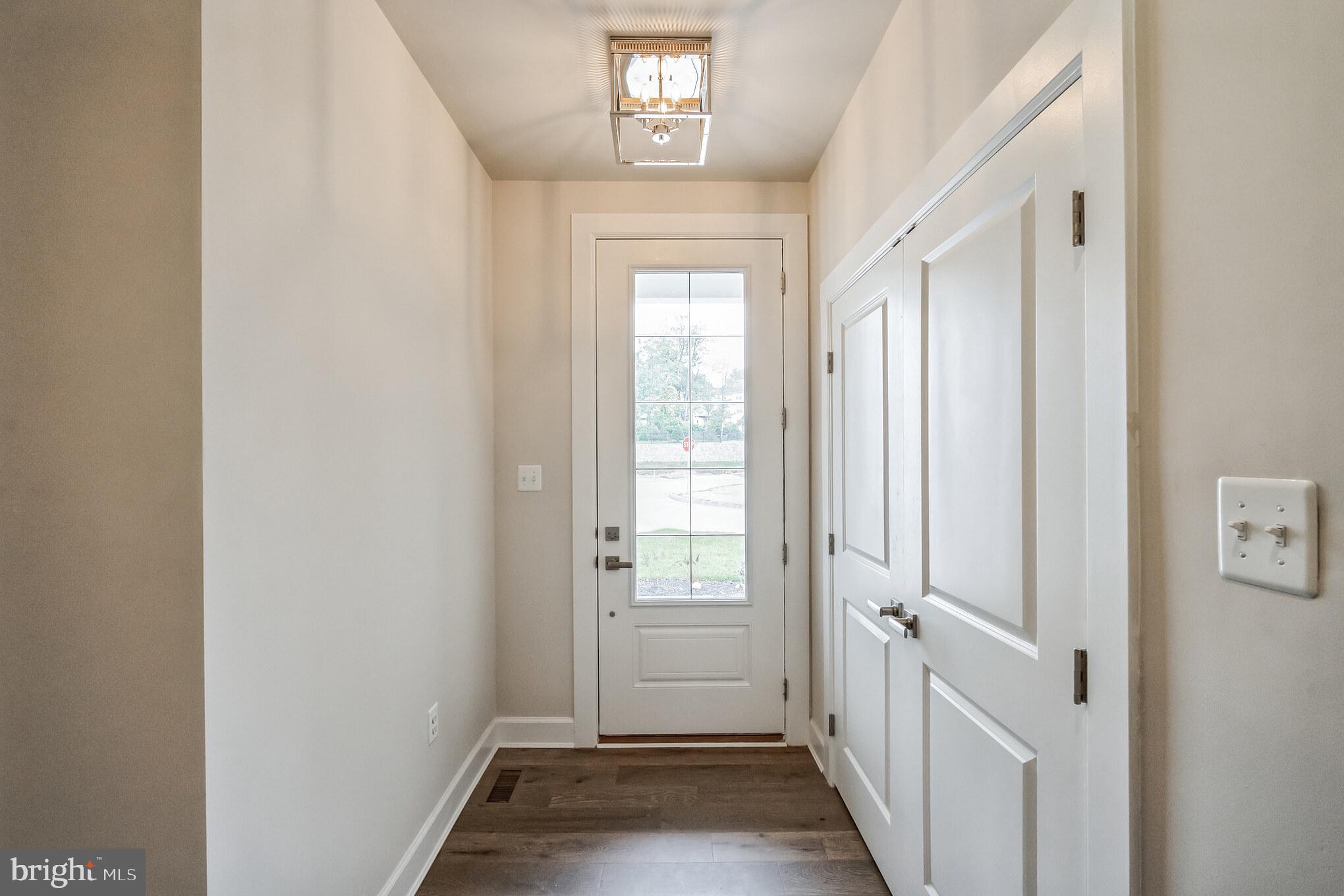 PONDS EDGE - Residential