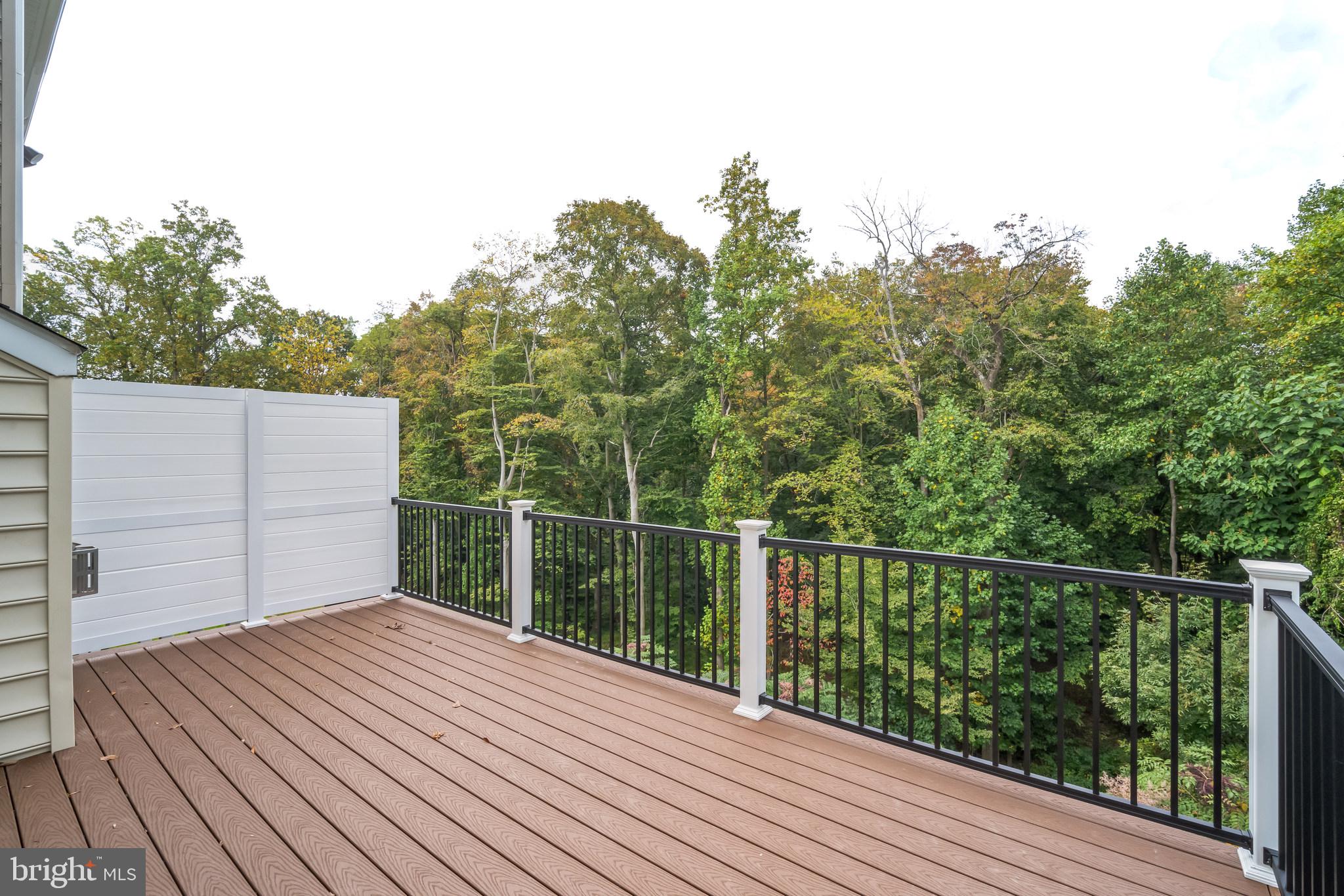 PONDS EDGE - Residential