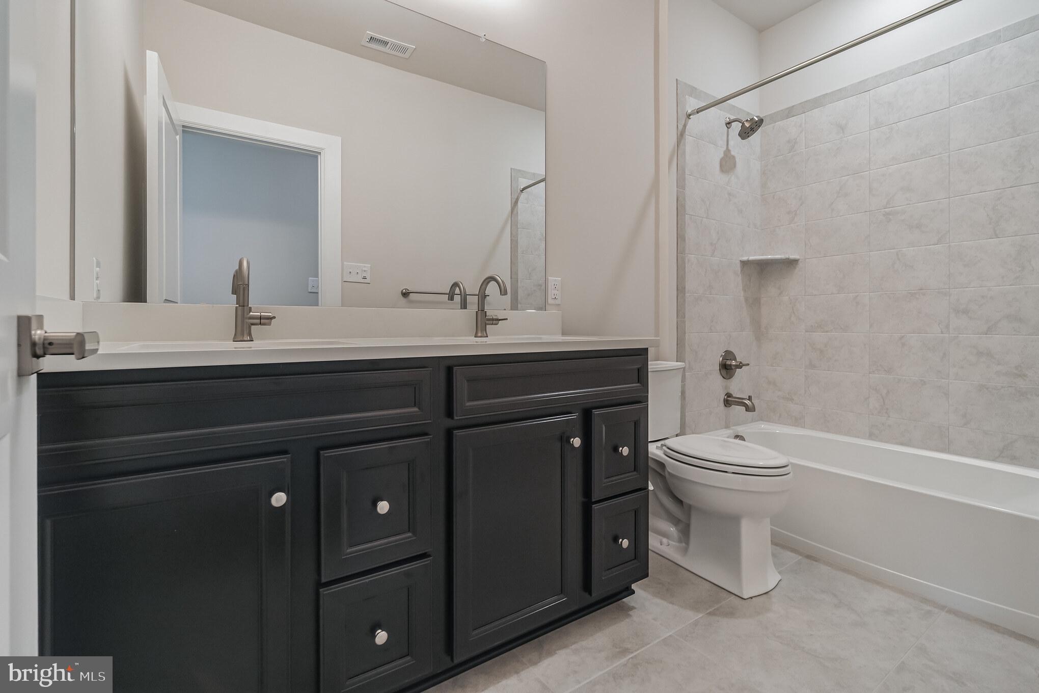 PONDS EDGE - Residential
