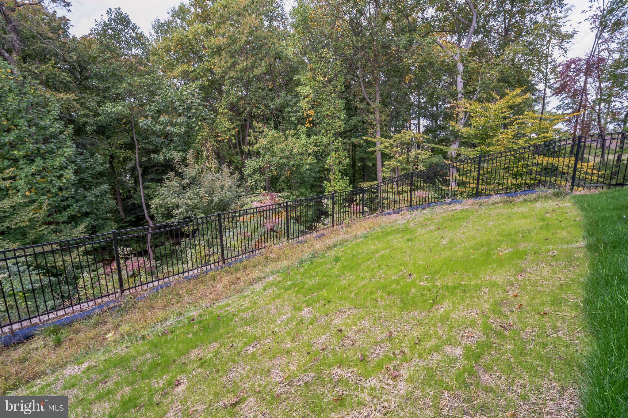 PONDS EDGE - Residential